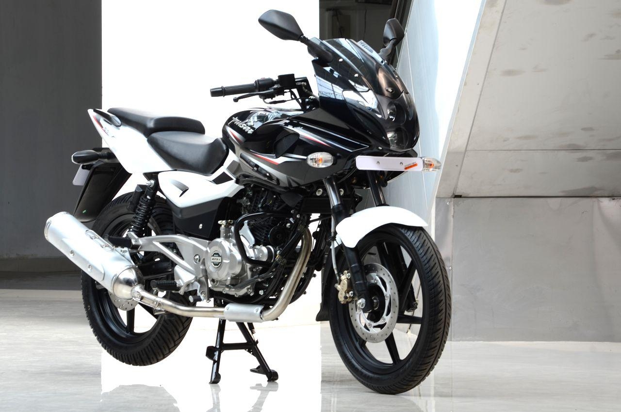 1280x850 New Bajaj Pulsar 220 photo gallery, Desktop