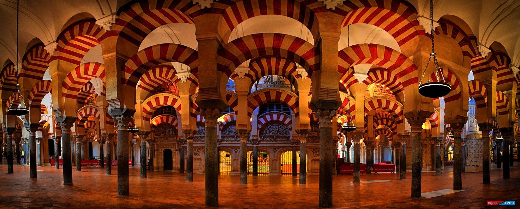 2000x810 Mosque–Cathedral of Córdoba in Córdoba, Dual Screen