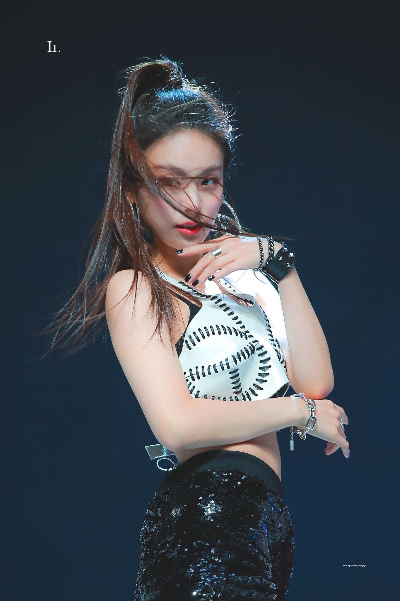 1370x2050 Yeji Itzy 190212 ITZY em 2019 t Kpop girls Stage, Phone