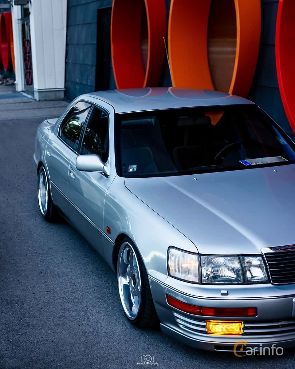 960x1200 Lexus LS 400 4.0 V8 Automatic, 250hp, 1990, Phone