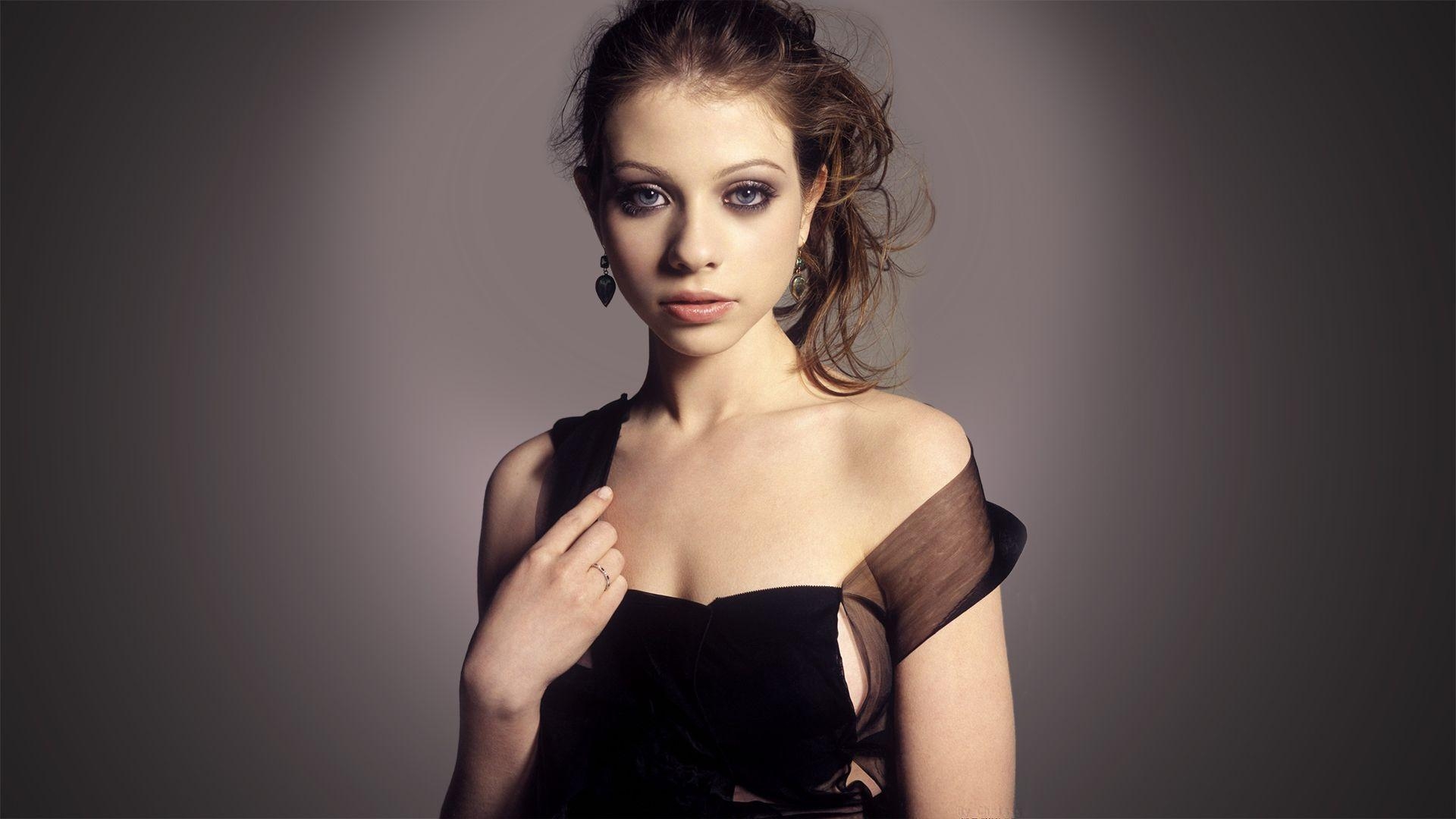 1920x1080 Michelle Trachtenberg Wallpaper, Desktop