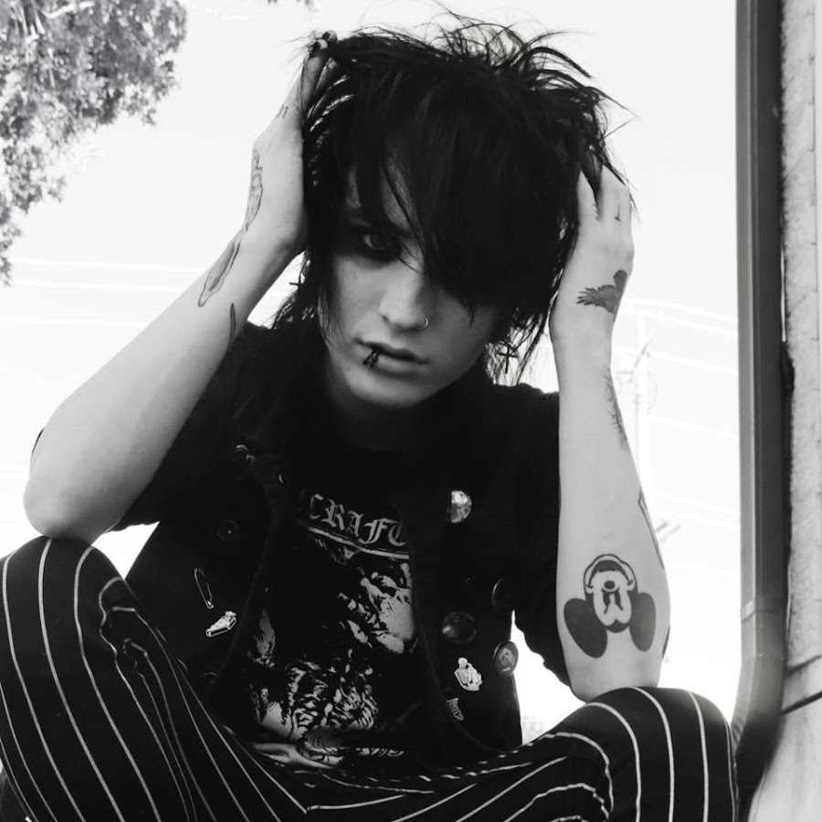 900x900 Johnnie Guilbert YouTube Stats, Channel Statistics & Analytics, Phone