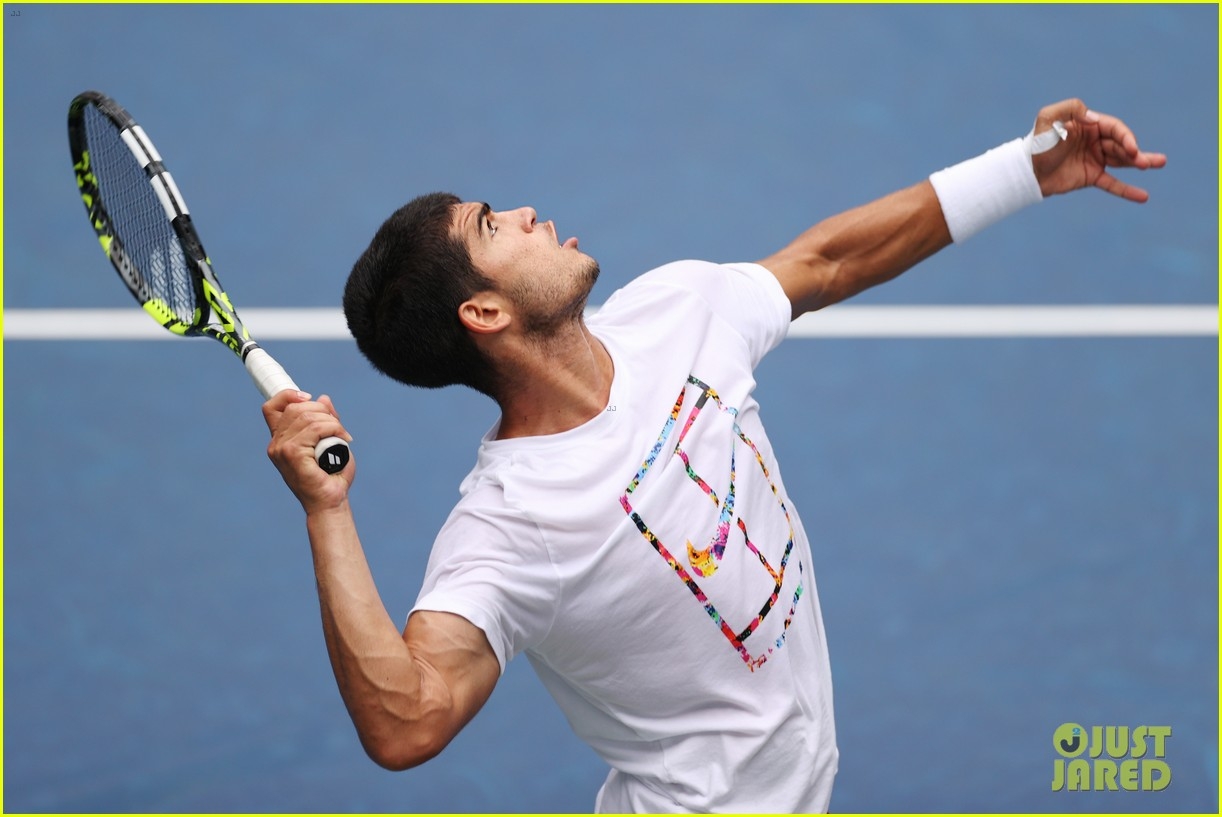 1230x820 Carlos Alcaraz, Is Your New Tennis Crush His Shirtless U.S. Open Practice Photo!: Photo 4806777. Carlos Alcaraz, Shirtless, Sports, tennis Picture, Desktop