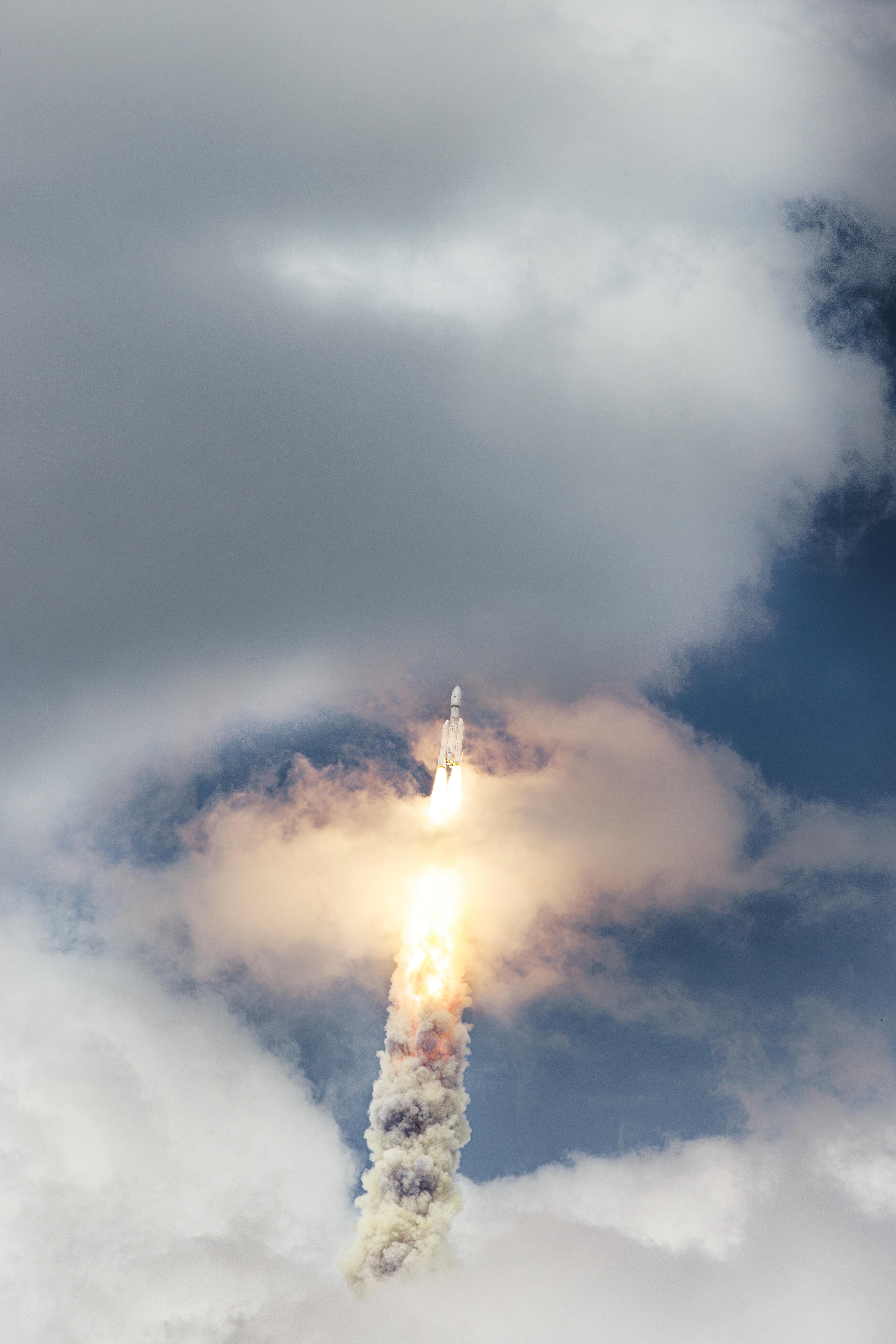 4090x6130 Chandrayaan 3 launch, Phone