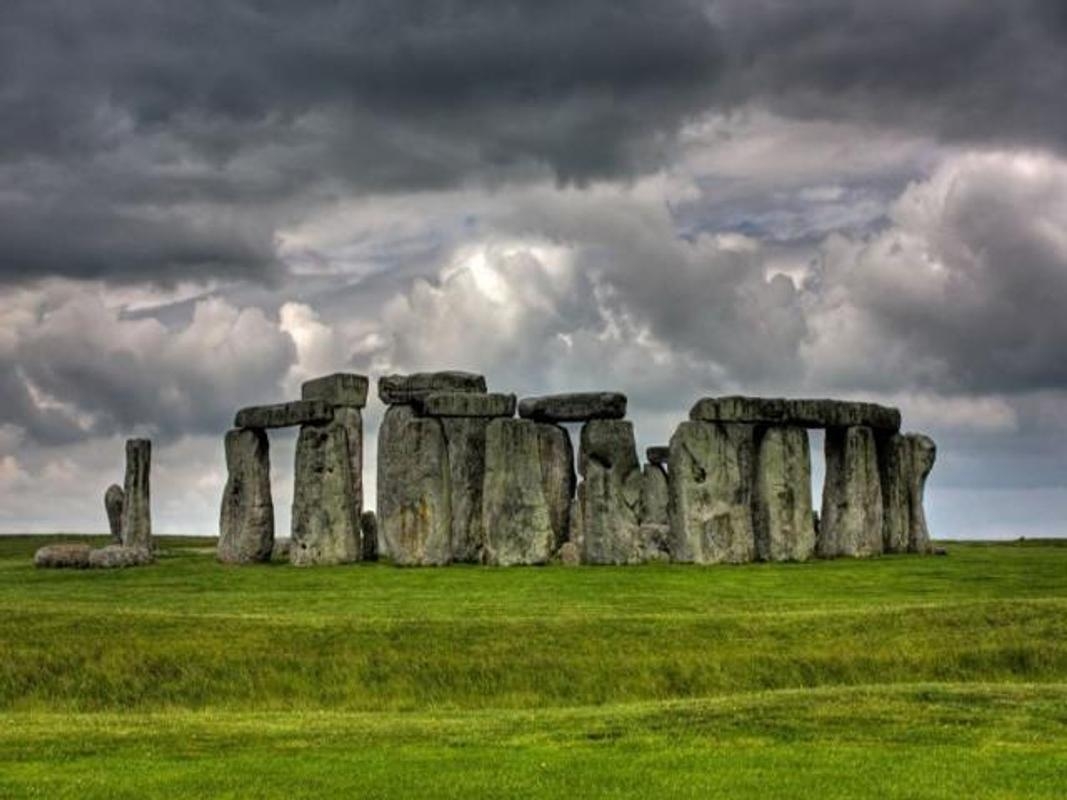 1070x800 HD Stonehenge Wallpaper for Android, Desktop