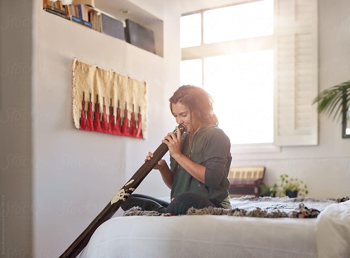 1200x890 Alternative Unusual Musical Instrument Didgeridoo Player At Home, Desktop