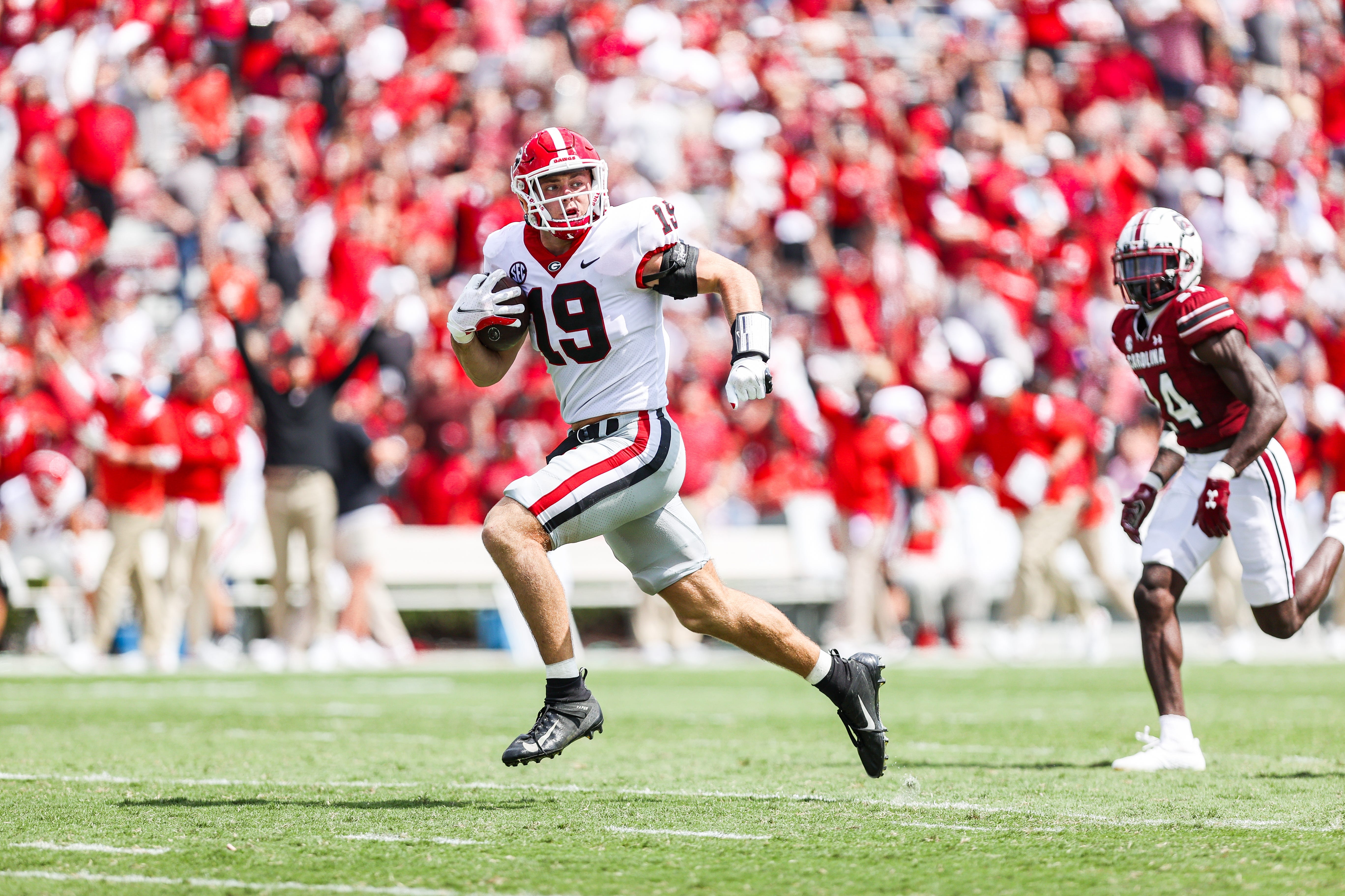 5480x3650 Georgia football tight end Brock Bowers, Desktop