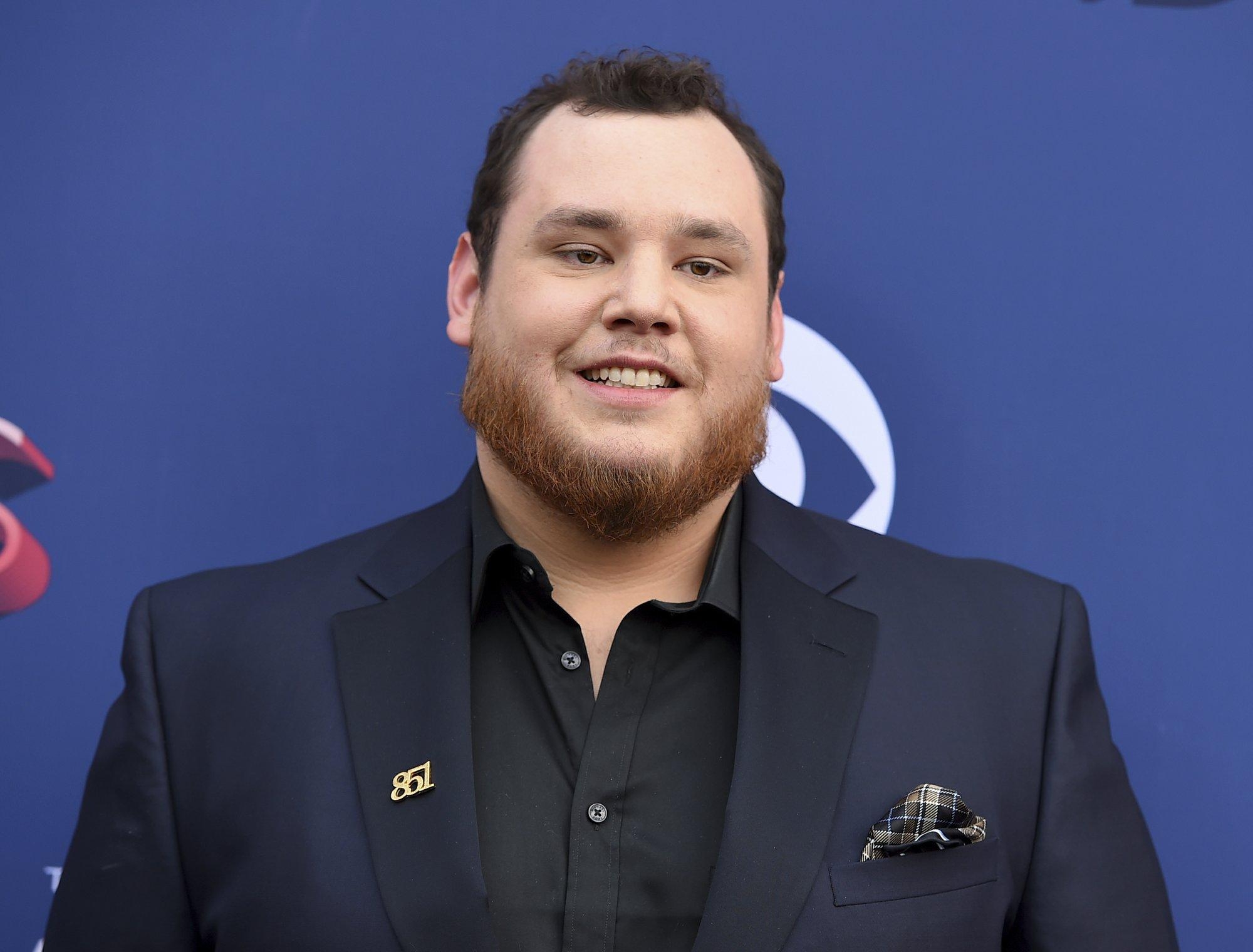 2000x1520 Luke Combs HD Wallpaper, Desktop