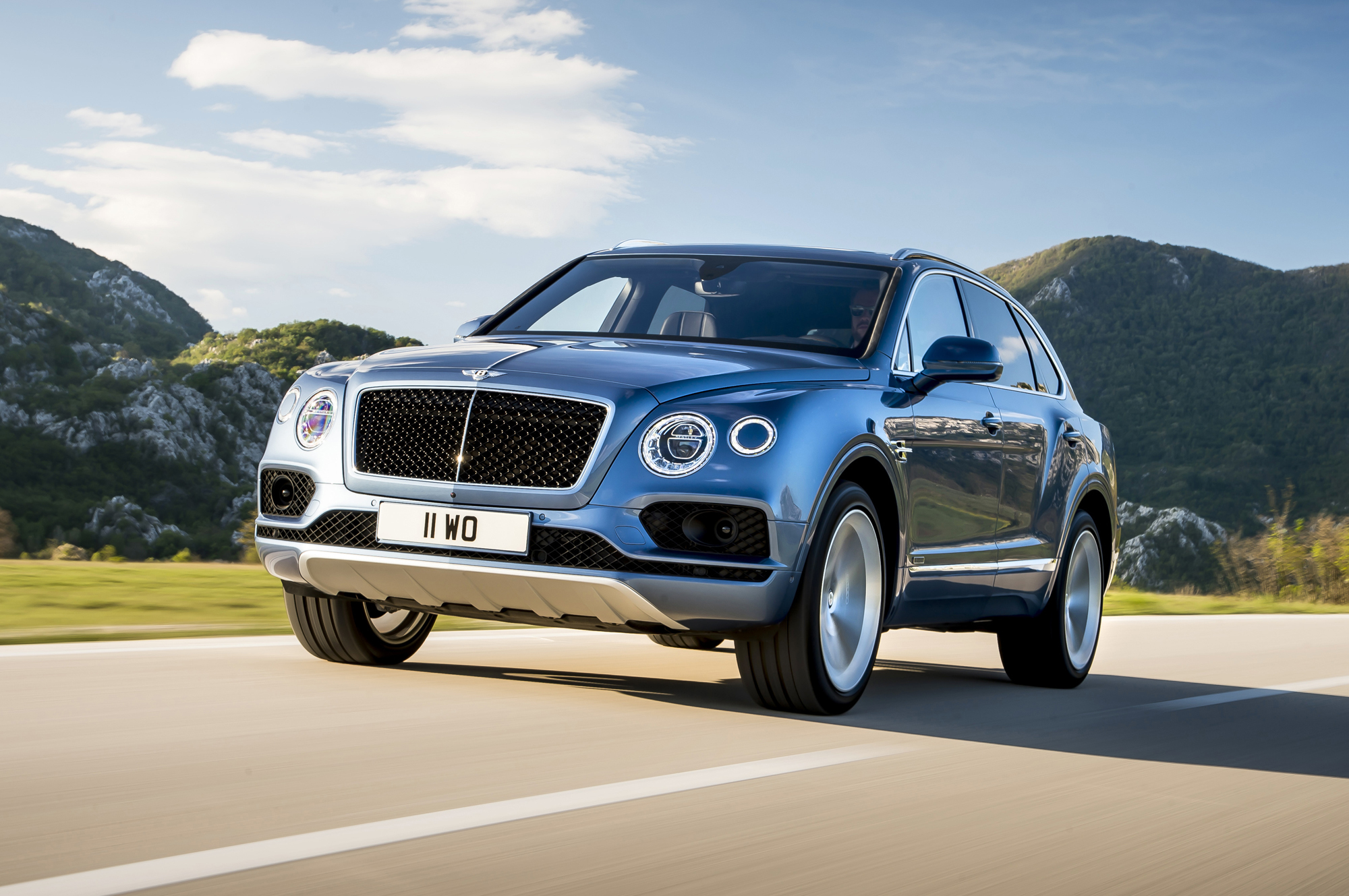 2000x1330 Bentley Bentayga Wallpaper Image Photo Picture Background, Desktop