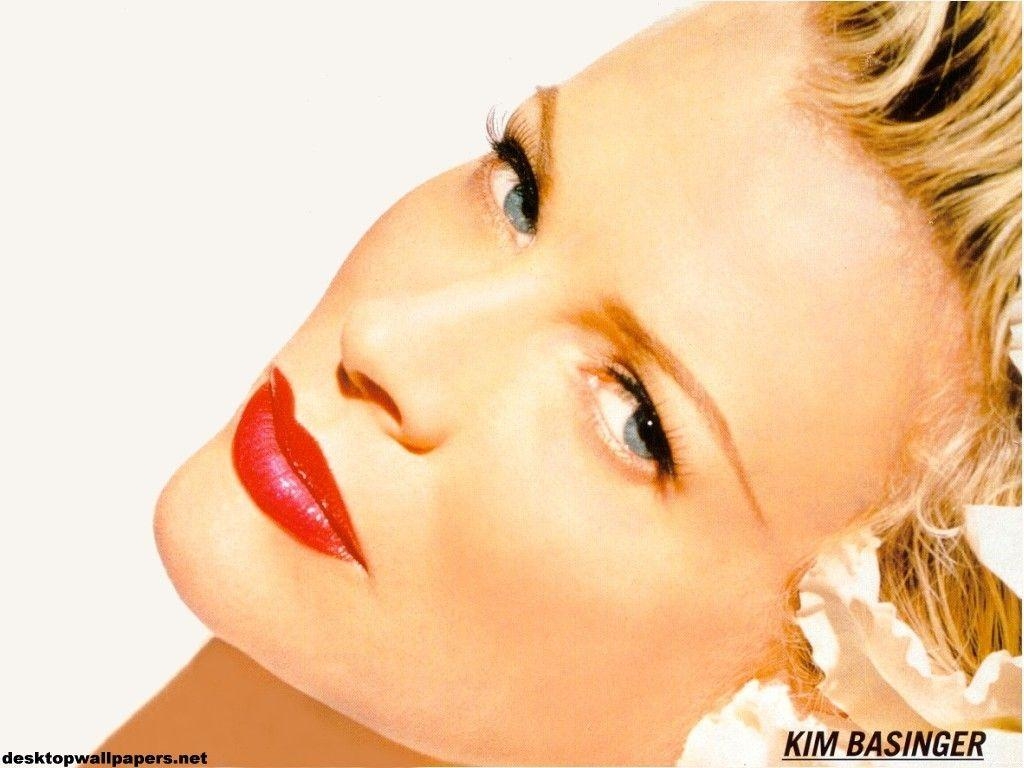 1030x770 Wallpaper Kim Basinger Celebrities, Desktop