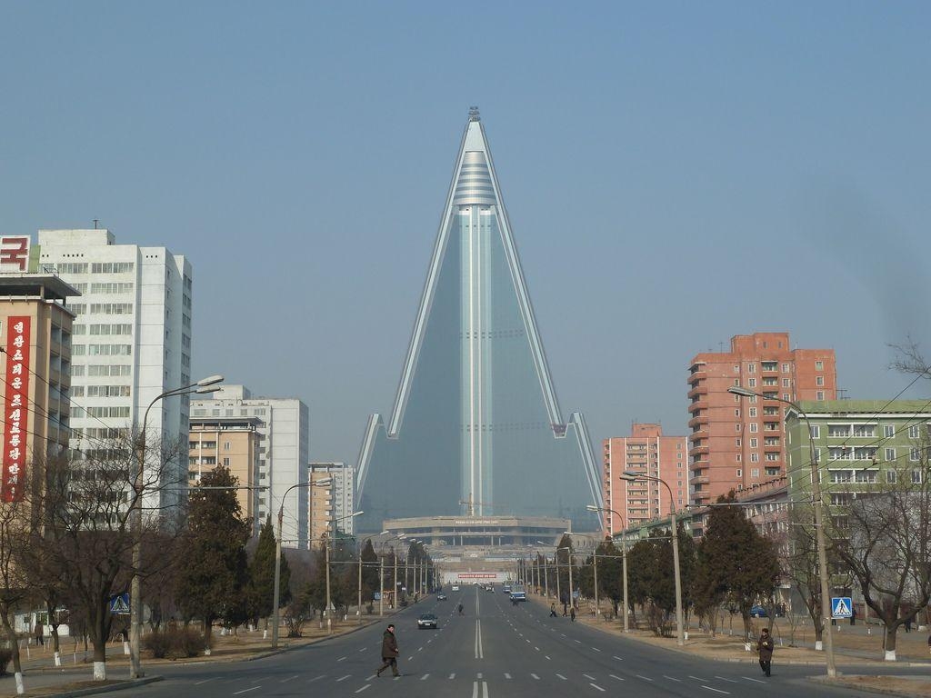 1030x770 Ryugyong Hotel, Desktop