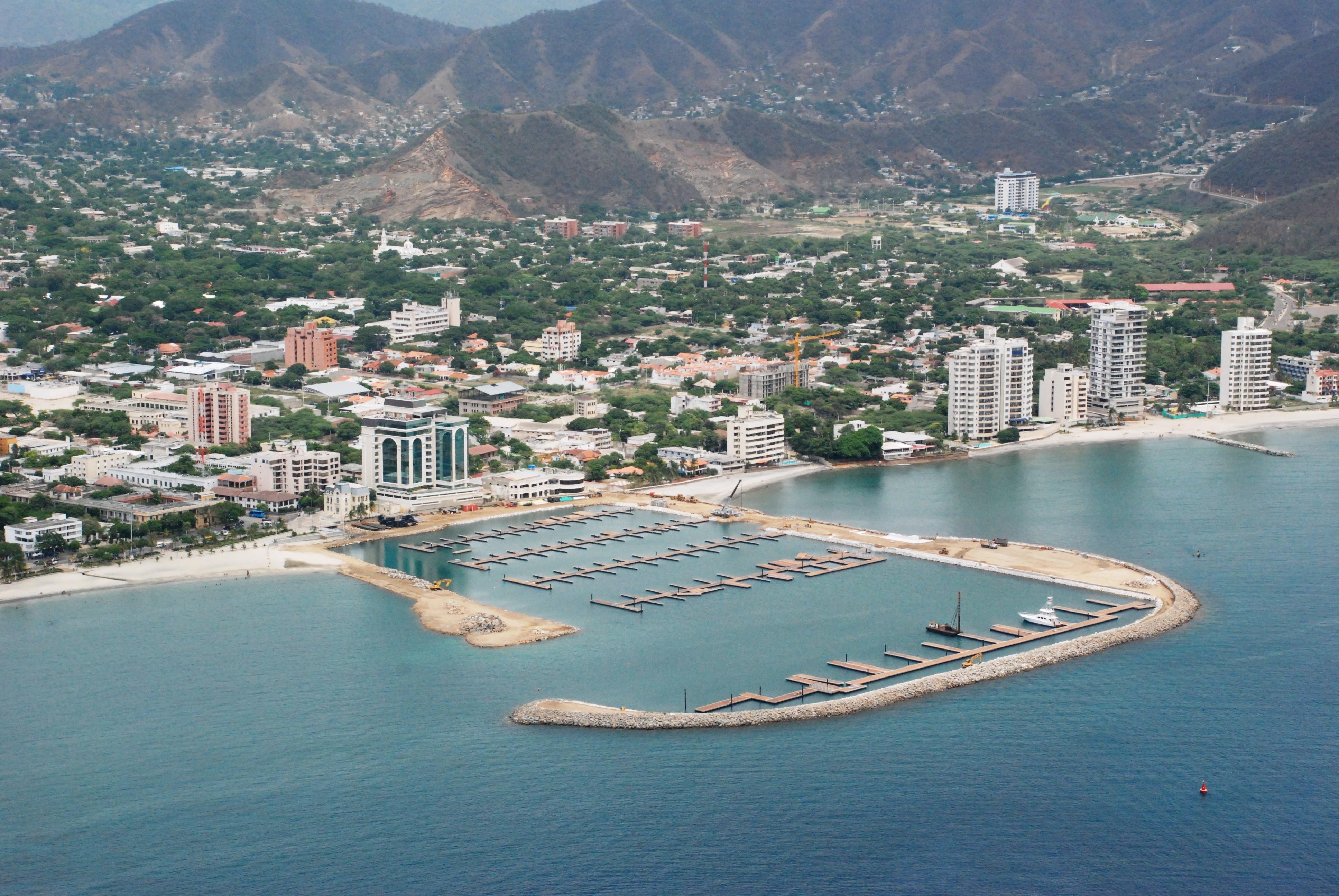 3880x2600 Marina Santa Marta, Santa Marta Colombia on Display at Fort, Desktop