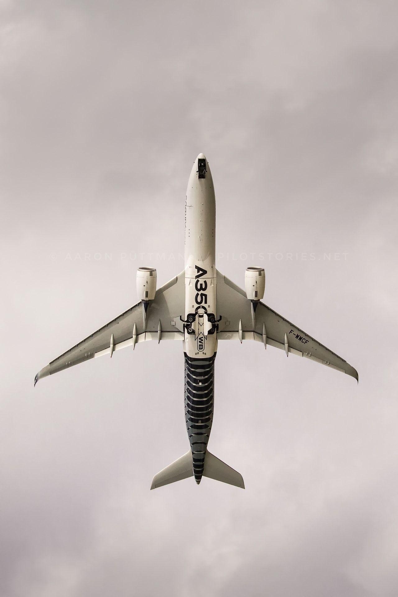 1280x1920 Aircraft Wallpaper For Your Smartphone (Full HD)!, Phone