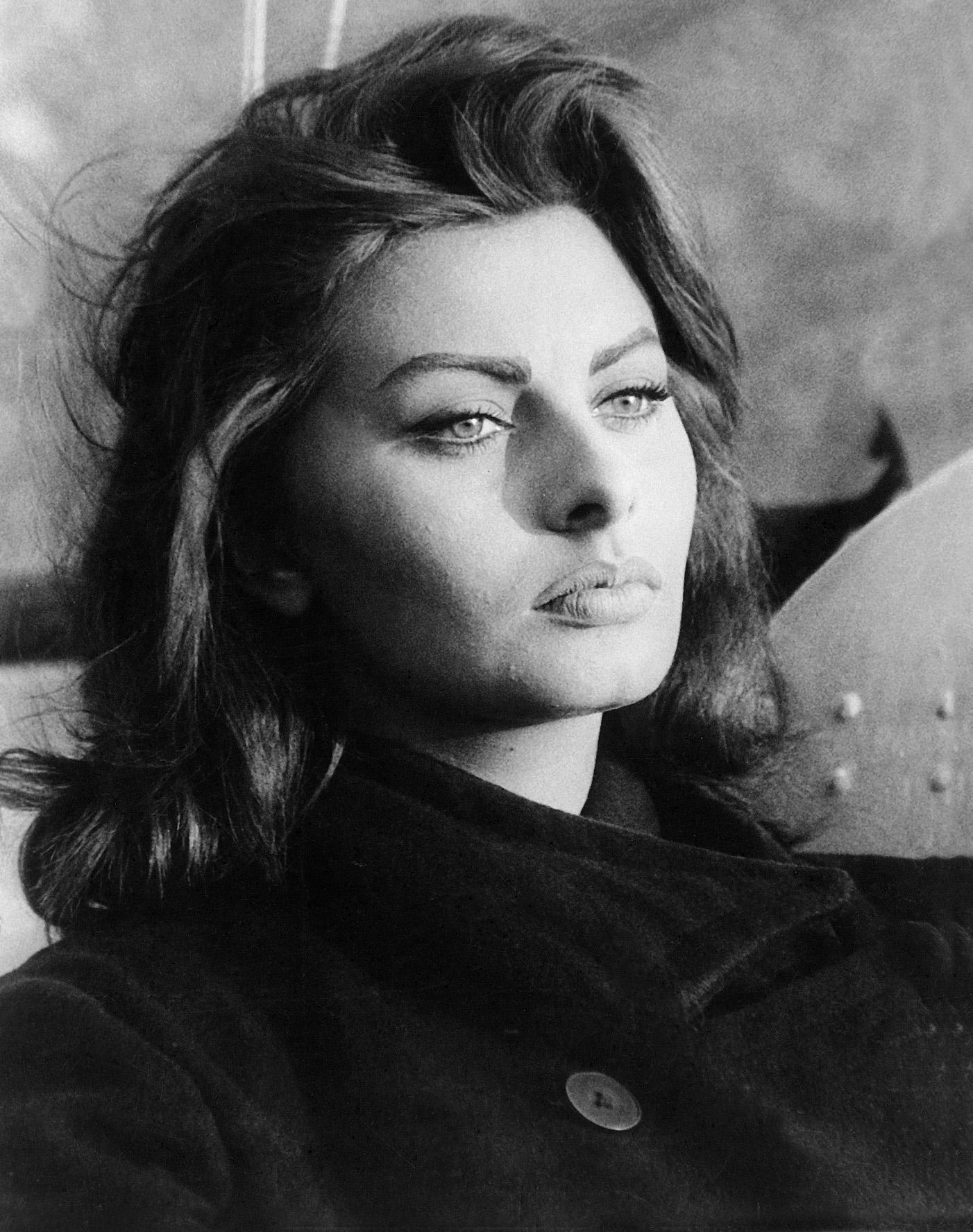 1410x1780 Sophia Loren. Can't believe I found a pic of her around my age. I, Phone