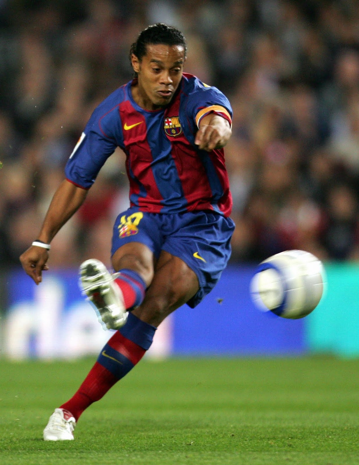 1240x1600 Ronaldinho Wallpaper Free Ronaldinho Background, Phone