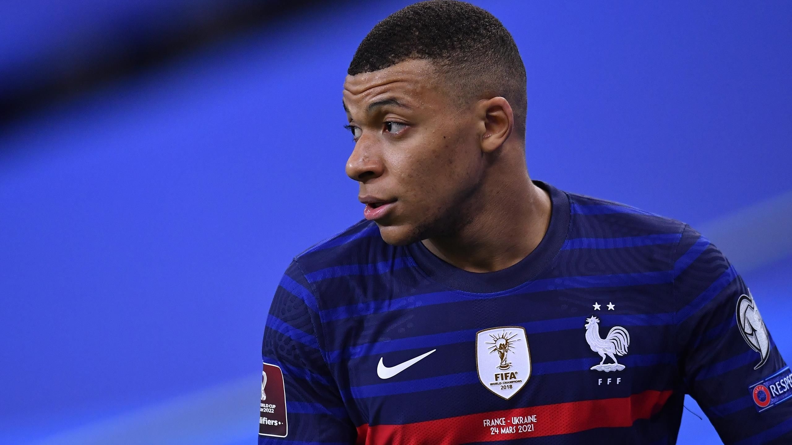 2560x1440 Football news striker Kylian Mbappe has already agreed terms with Real Madrid, Desktop