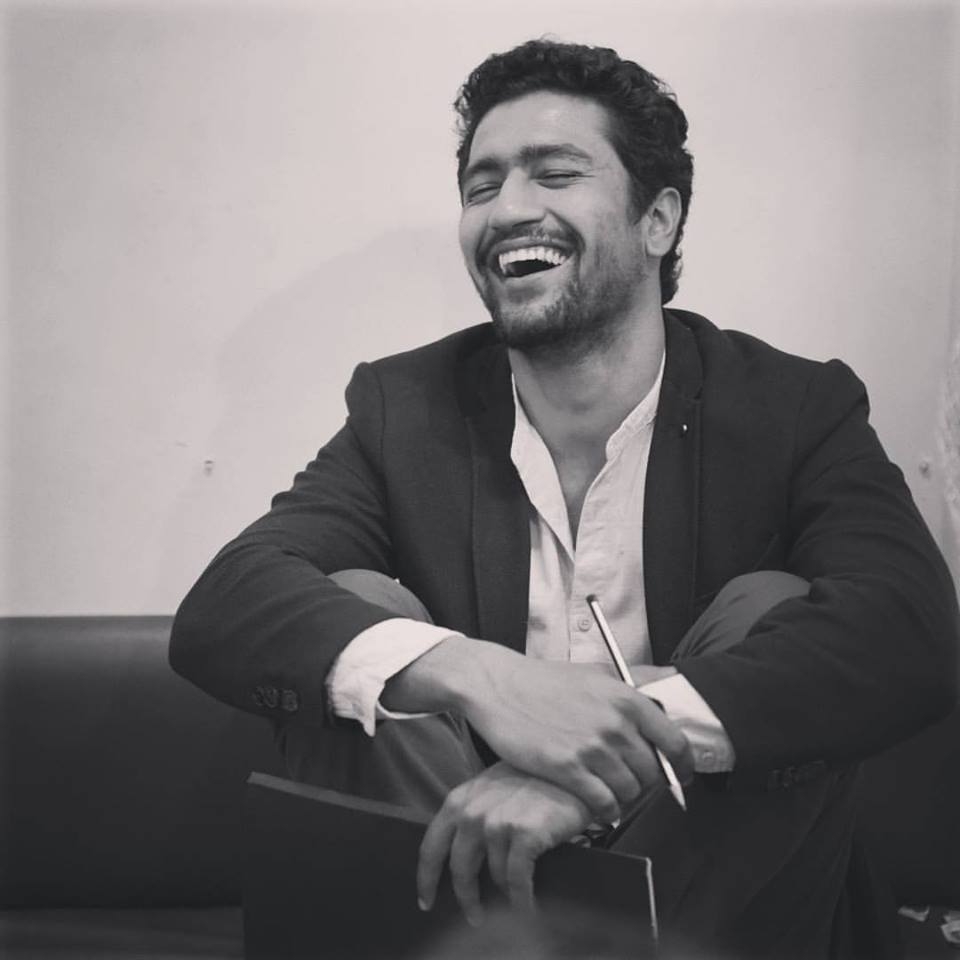 960x960 Vicky Kaushal, Phone