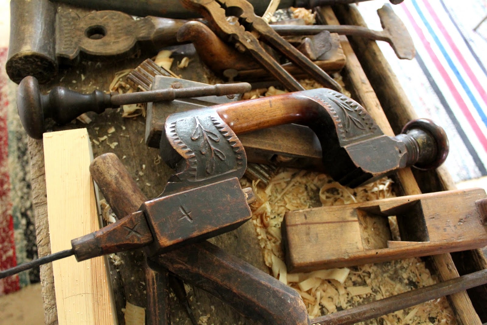 1600x1070 Carpenter Tools Wallpaper Free Carpenter Tools Background, Desktop