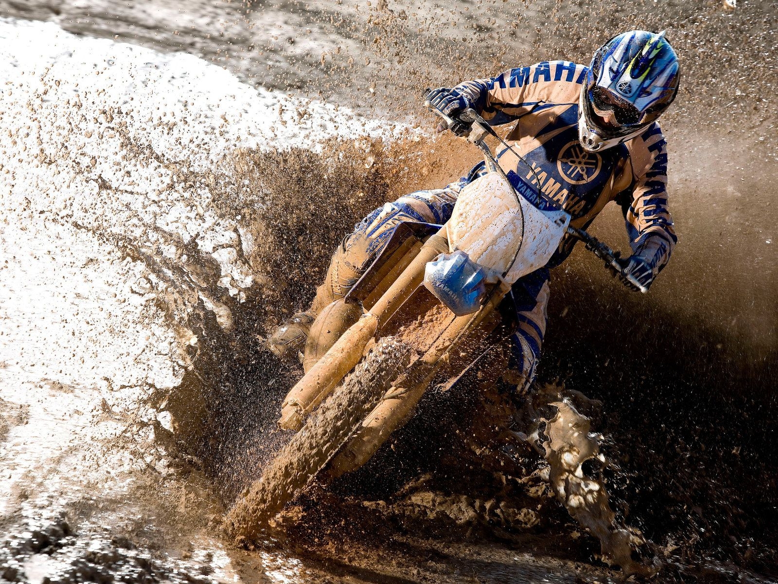 1600x1200 Yamaha YZ 250 Wallpaper, Desktop