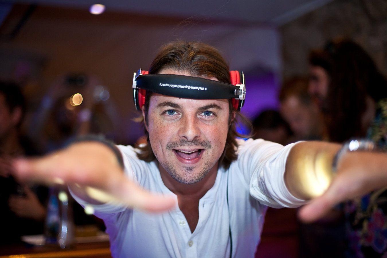 1350x900 730x1410px Axwell (423.91 KB).08.2015, Desktop