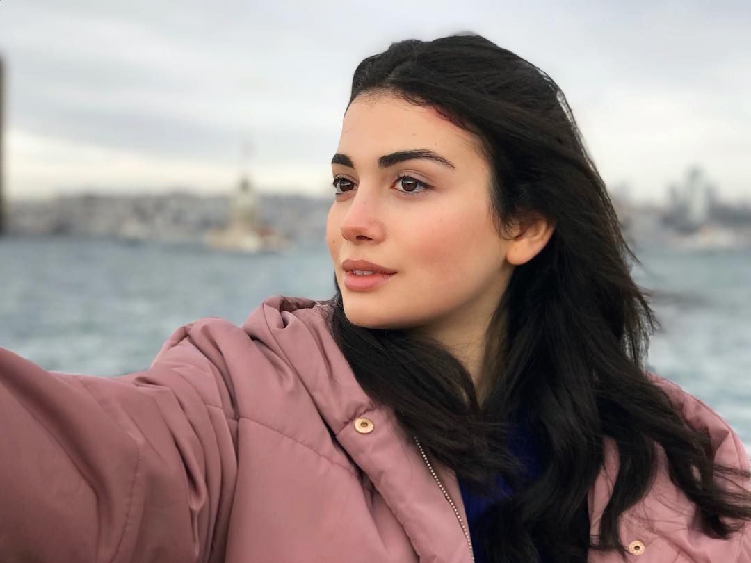 1080x810 Instagram post by Özge Yağız Feb 27 2019 at 6:49am UTC, 2020, Desktop