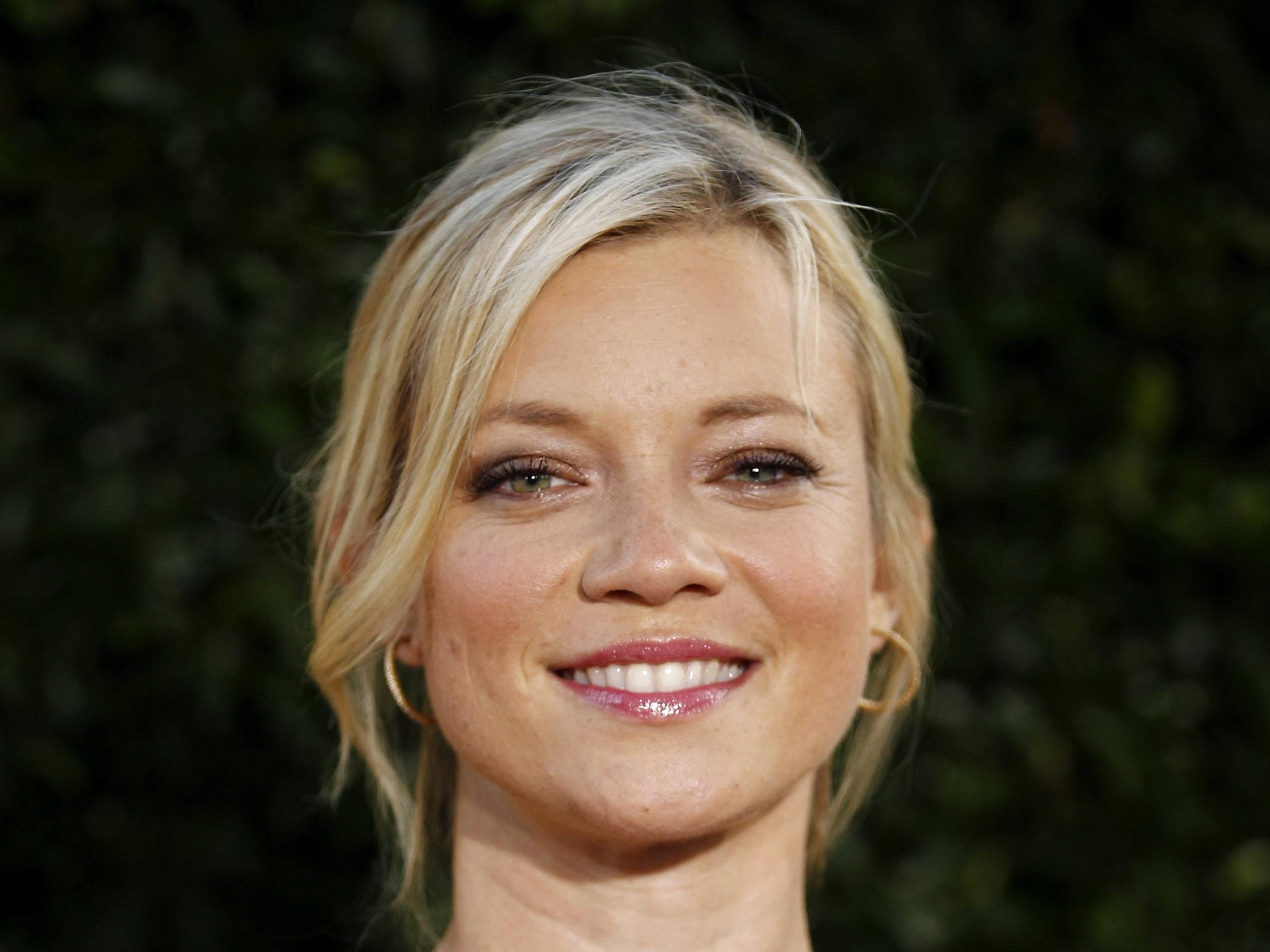 2560x1920 Amy Smart Wallpaper 17 X 1920, Desktop