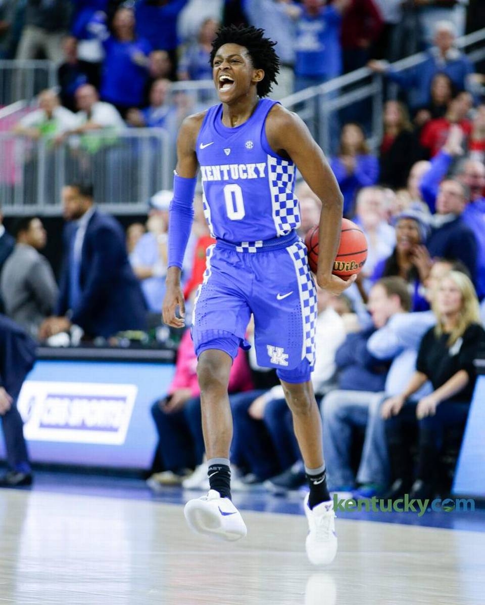 960x1200 Kentucky guard De'Aaron Fox (0) celebrated the Cats' win against, Phone