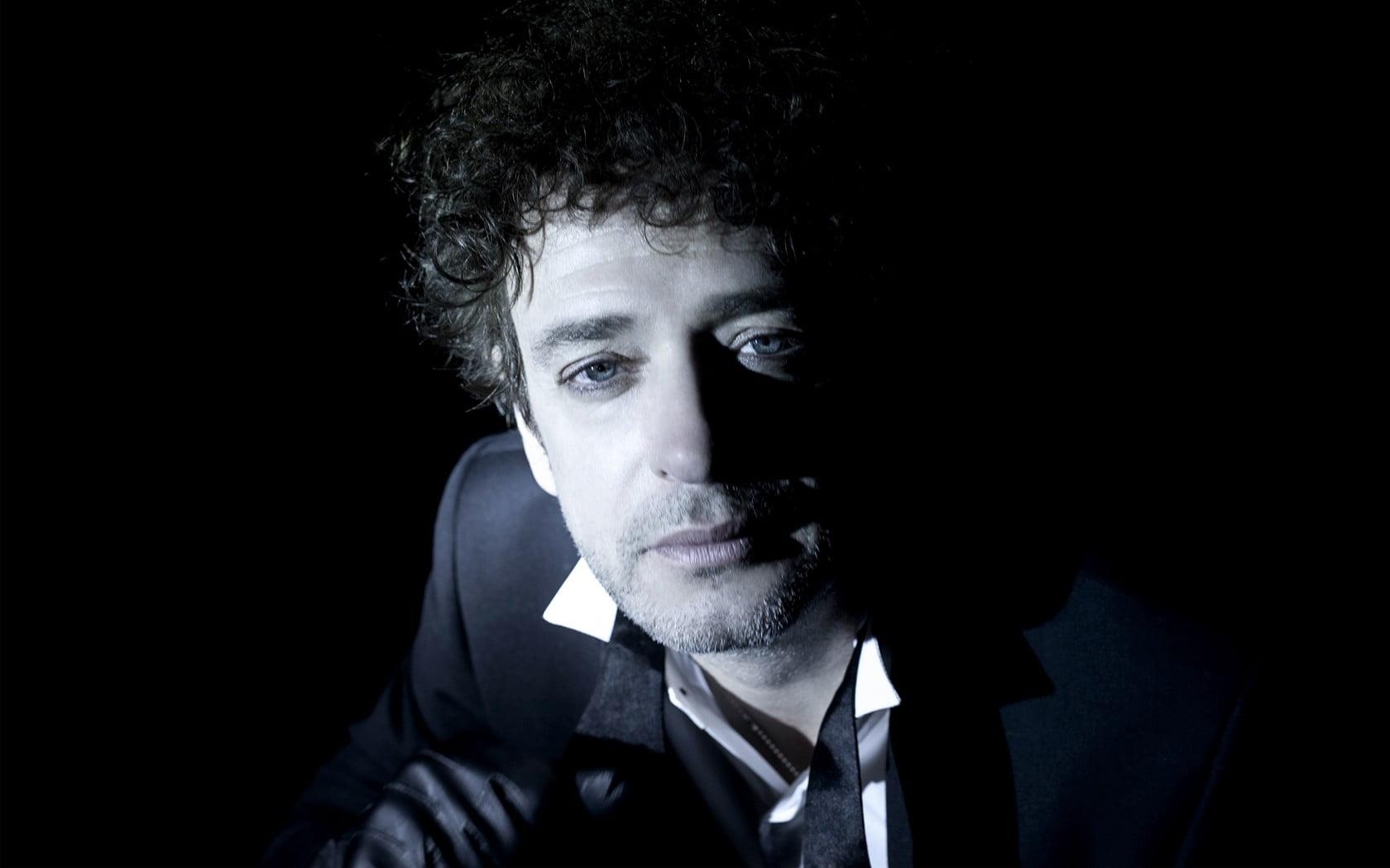 1680x1050 Men's black suit jacket, Gustavo Cerati, rock music, Desktop