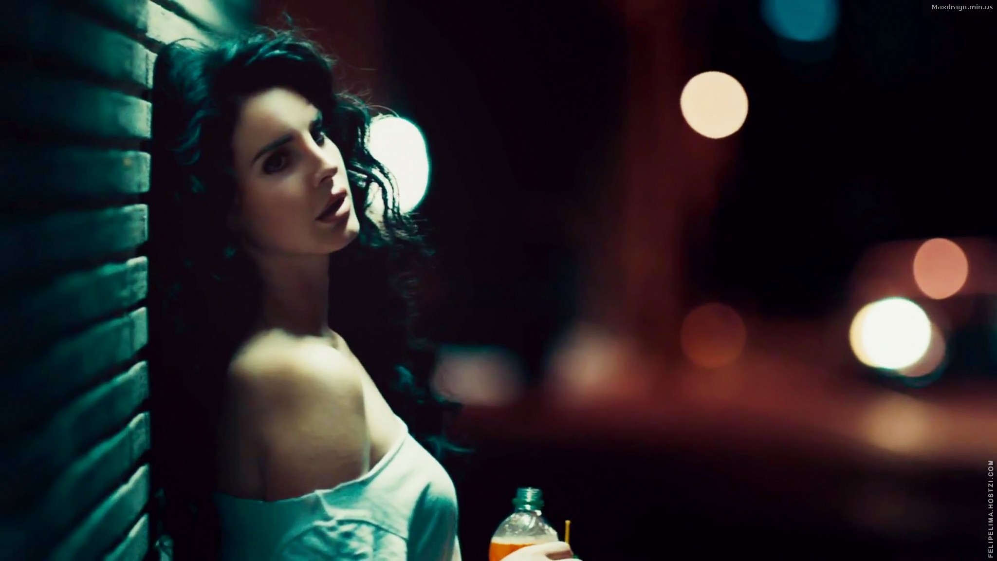 2050x1160 Lana Del Rey in the night Desktop wallpaper 640x480, Desktop