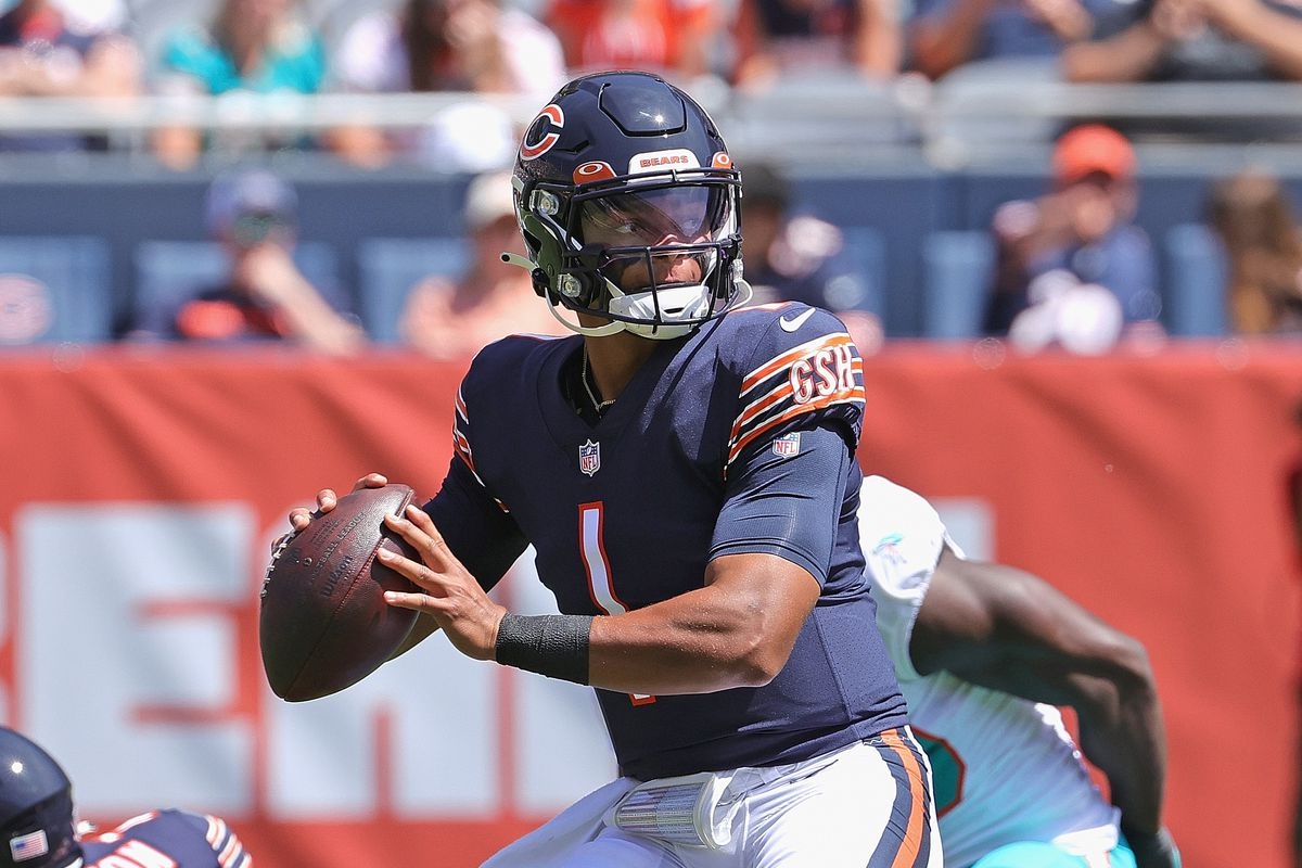 1200x800 Justin Fields' odds: Chance of claiming Bears starting QB job in Week 1 improve after strong preseason debut, Desktop