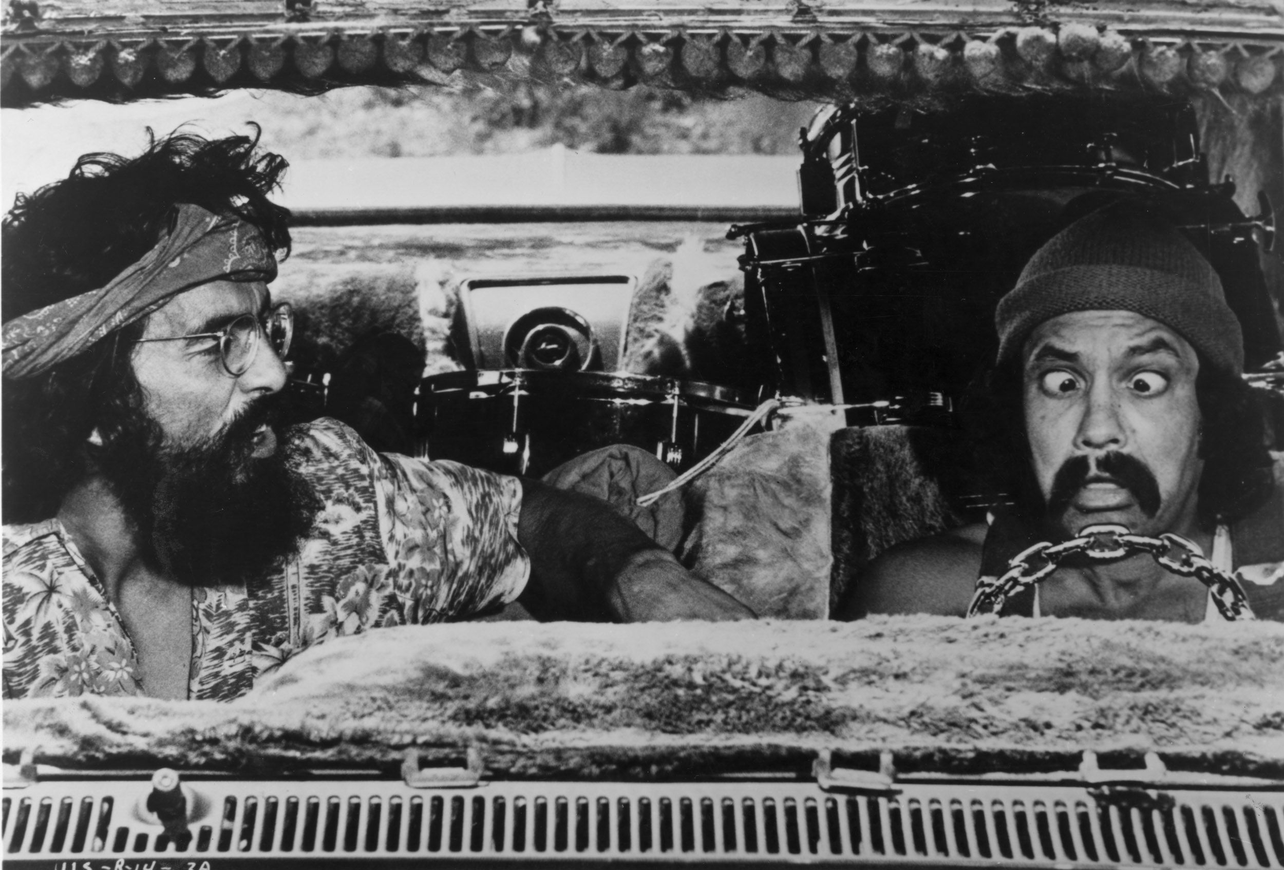 2500x1700 Cheech and Chong [2500 × 1695], Desktop