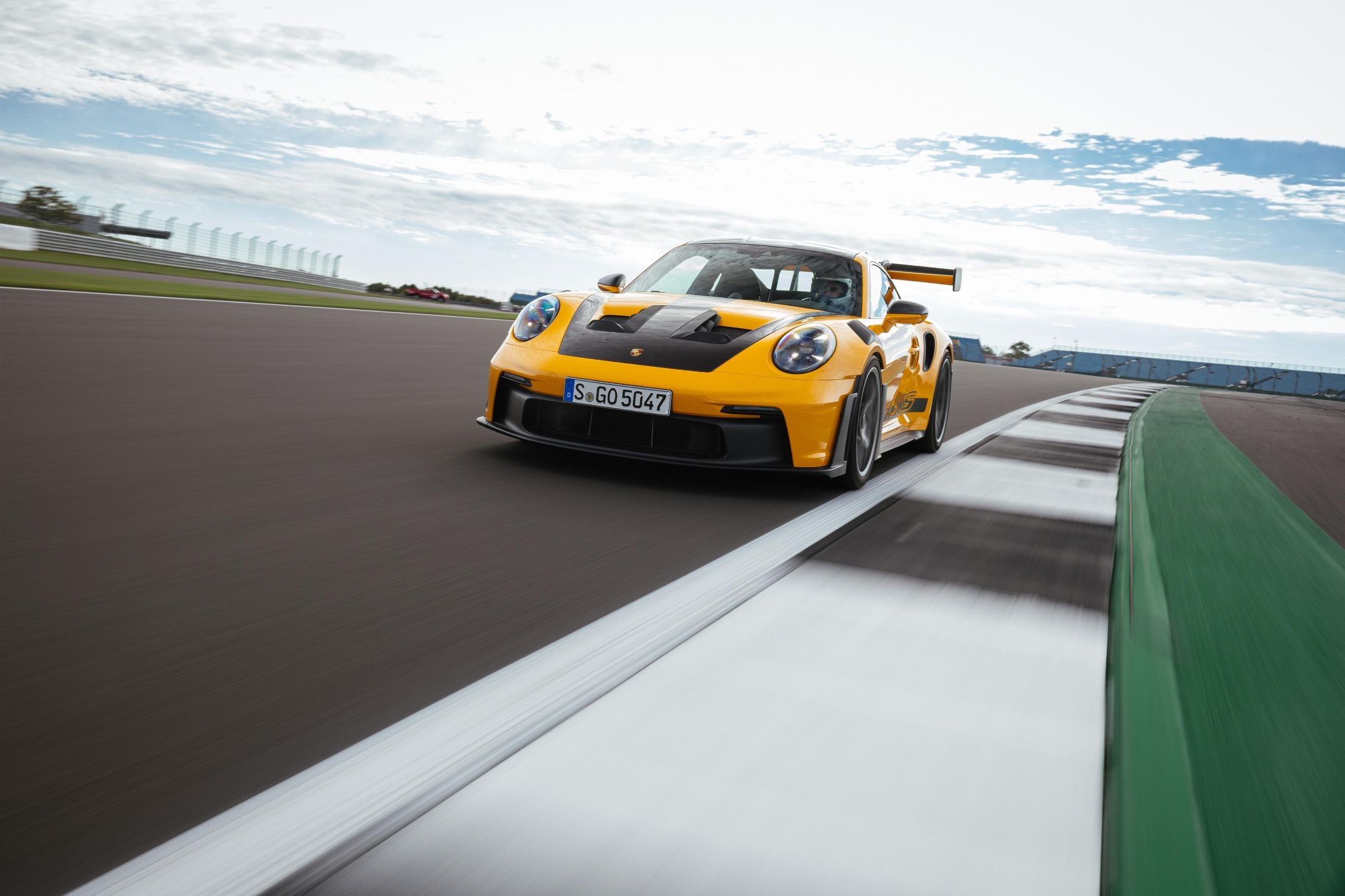 2250x1500 View Photo of the 2023 Porsche 911 GT3 RS, Desktop