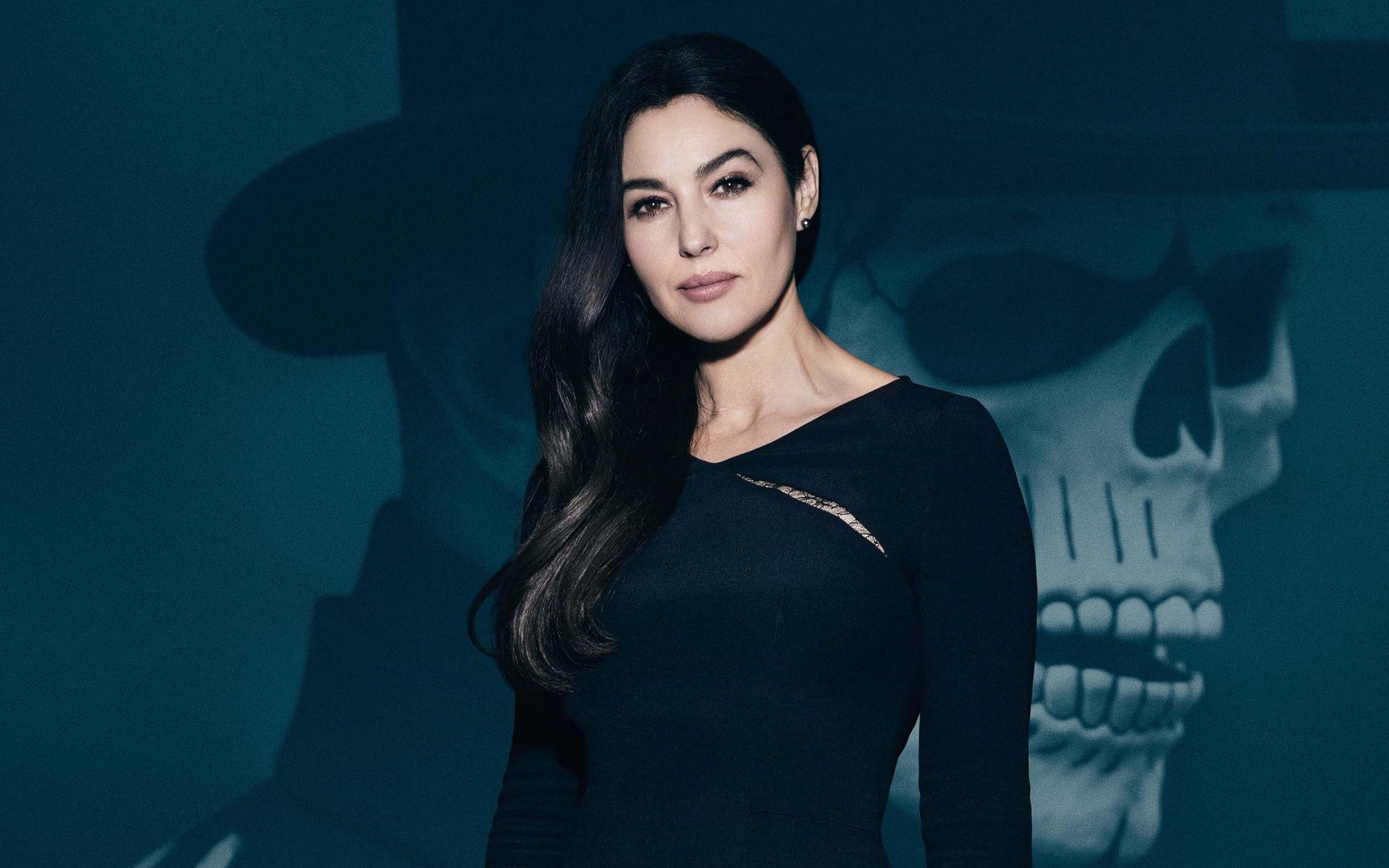 2560x1600 Monica Bellucci in Spectre Wallpaper, Desktop