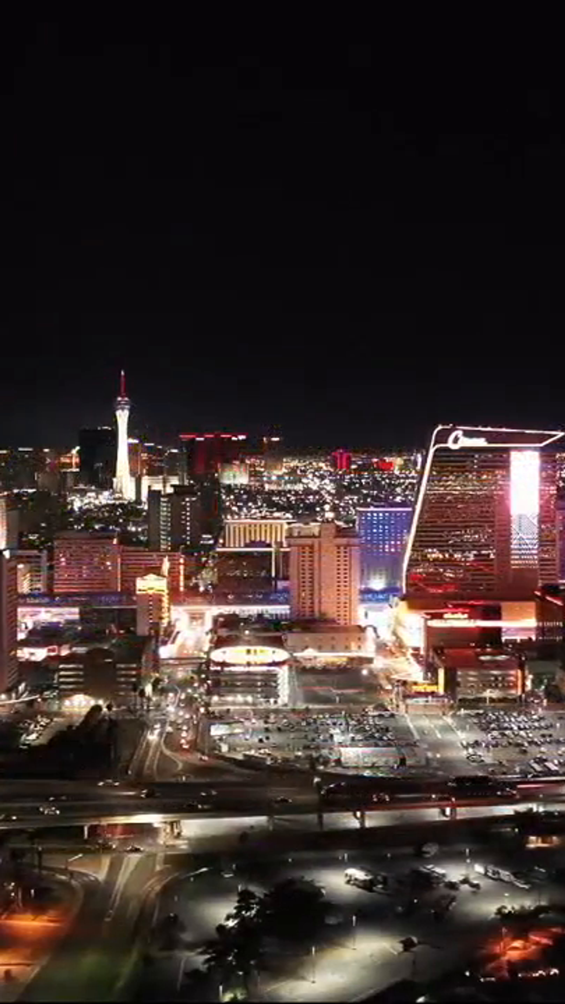 1850x3280 Las Vegas named most popular vacation destination in the country, Phone