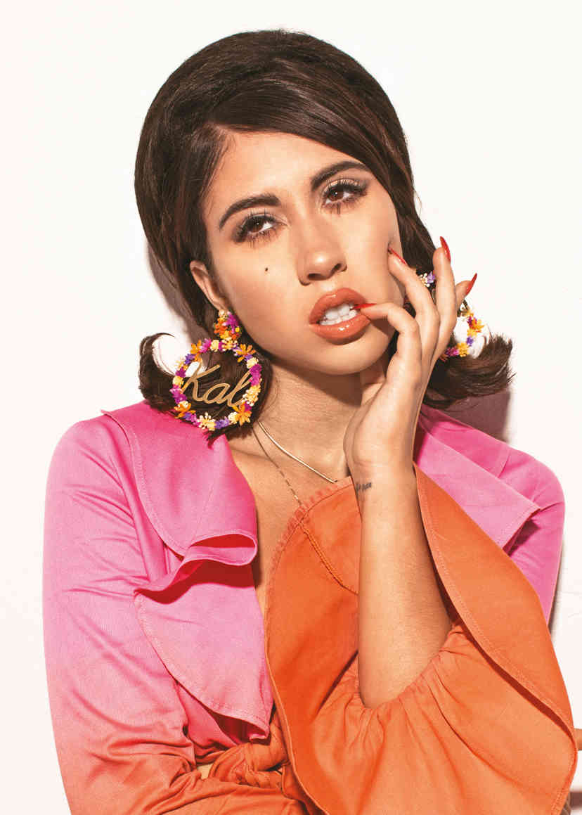 830x1160 kali uchis historia revista fucsia, Phone