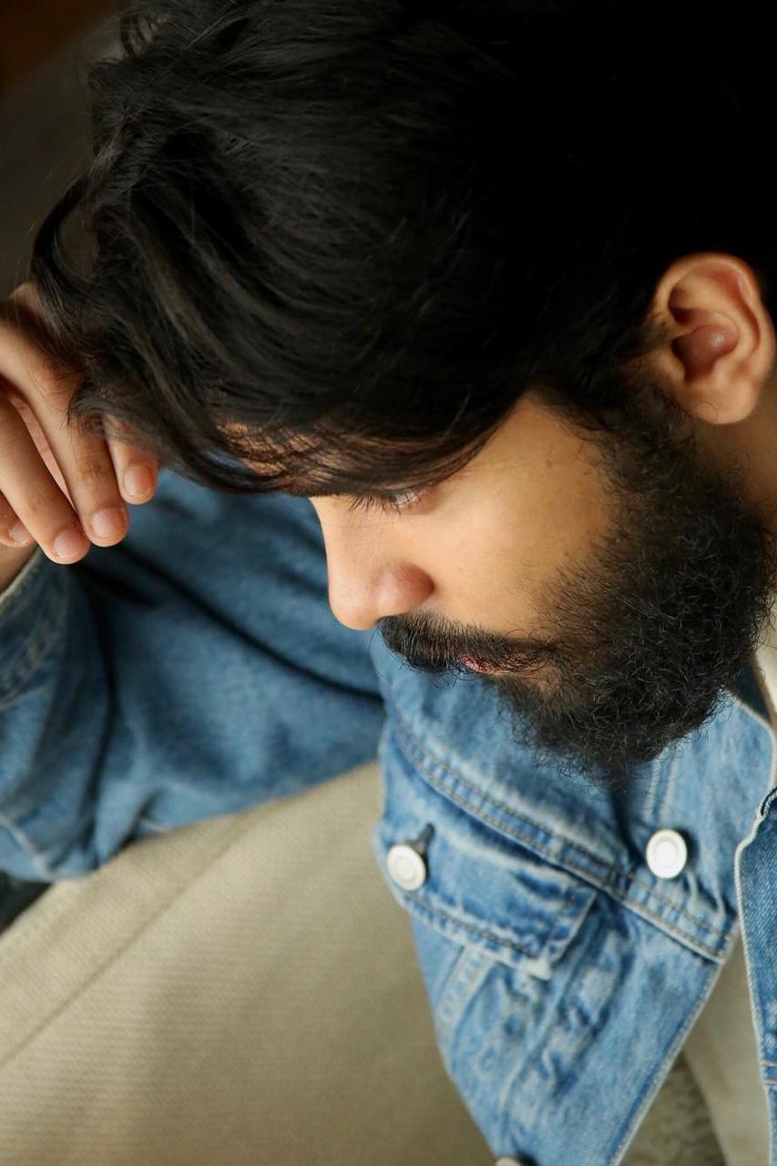 860x1280 Dhruv Vikram, Phone