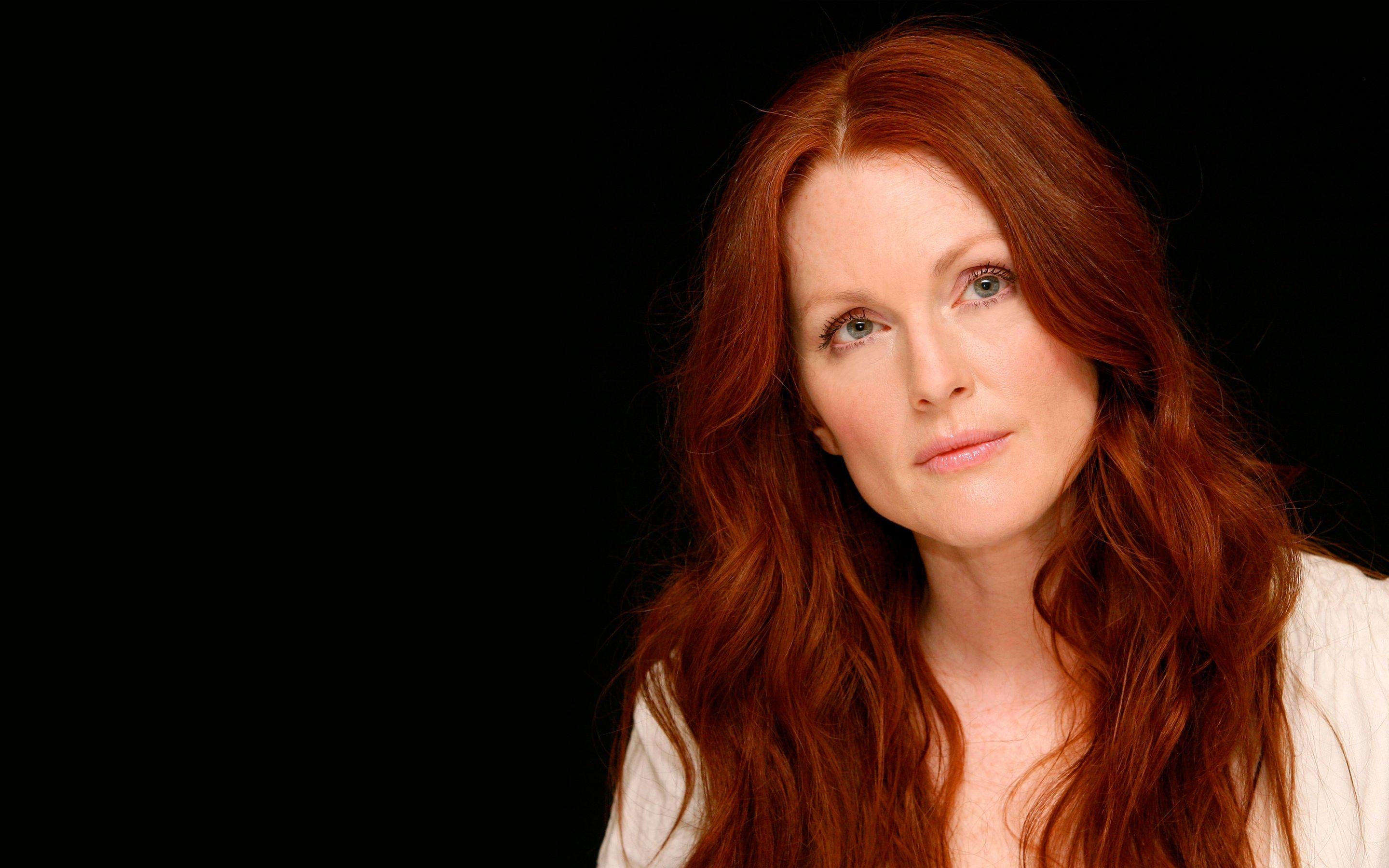 2880x1800 Julianne Moore Widescreen Wallpaper 56859  px, Desktop