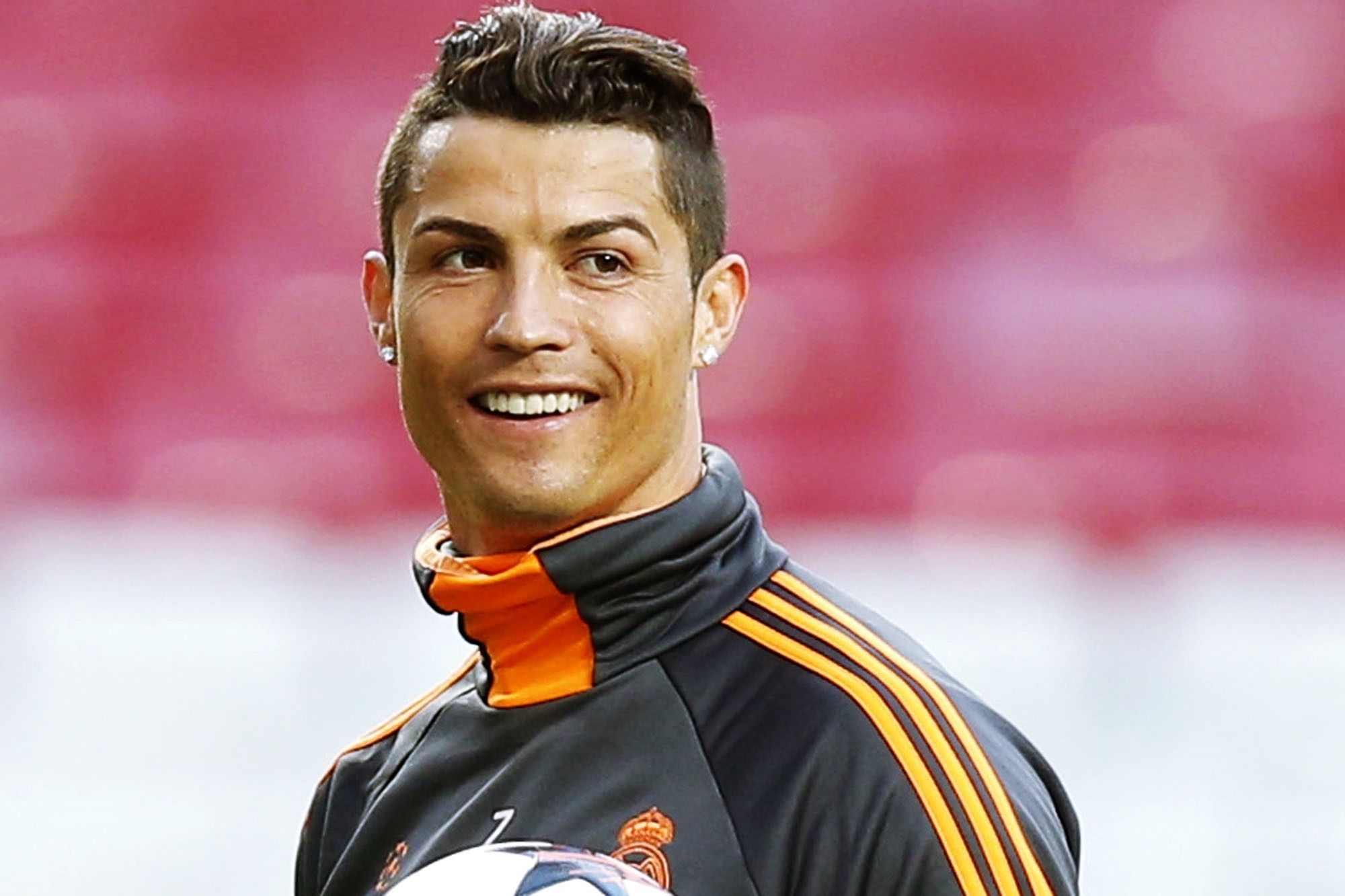 2000x1340 Cristiano Ronaldo smiling wallpaper Ronaldo Wallpaper, Desktop