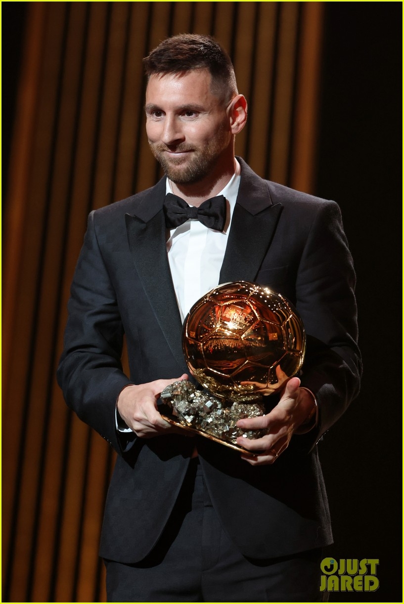 820x1230 Lionel Messi & Family Attend Ballon d'Or 2023 Ceremony to Celebrate His Record 8th Win: Photo 4980384. Antonella Roccuzzo, Lionel Messi, Soccer, Sports Photo. Just Jared: Entertainment News, Phone