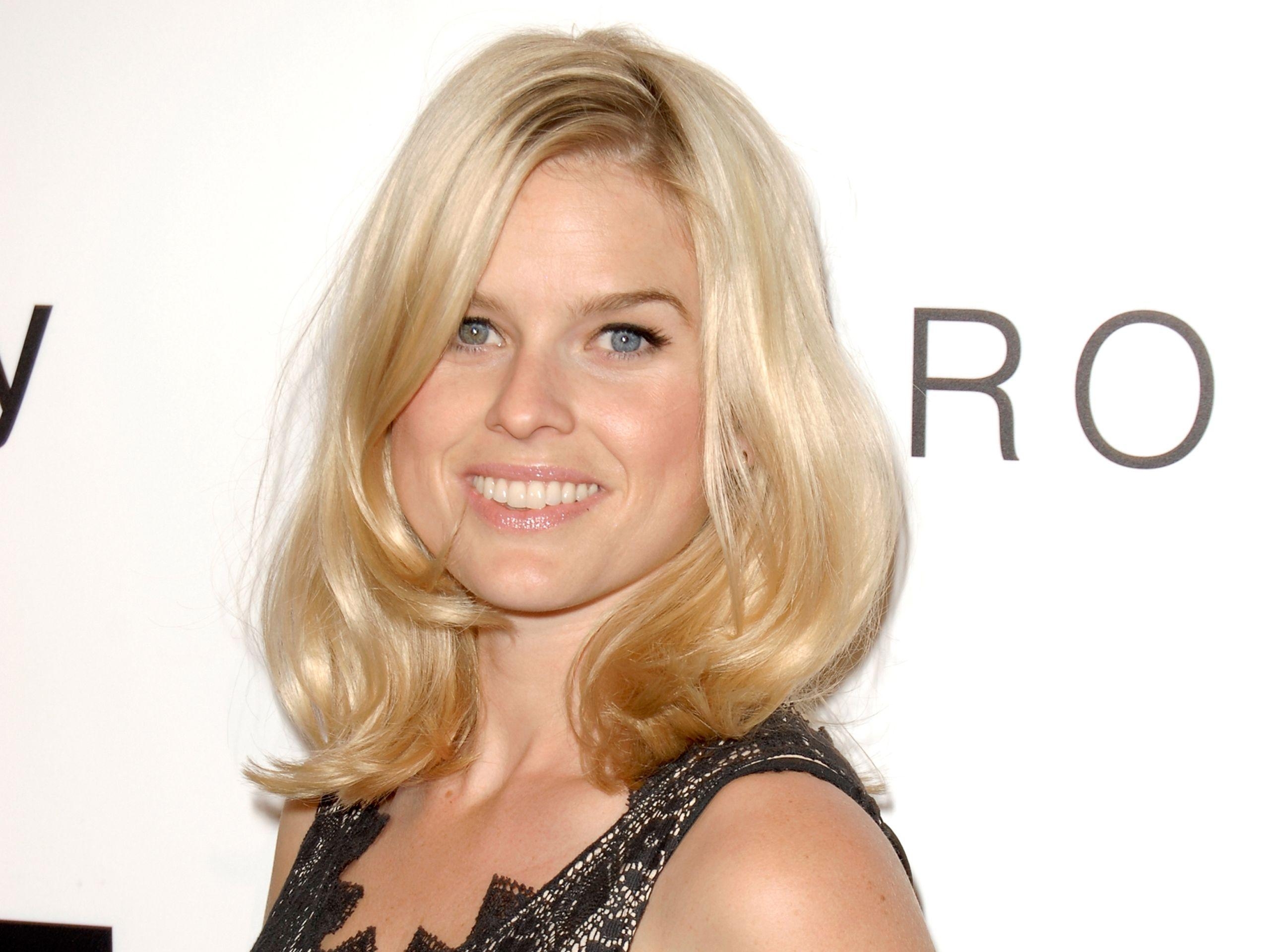 2560x1920 Alice Eve. Free Desktop Wallpaper for Widescreen, HD and Mobile, Desktop