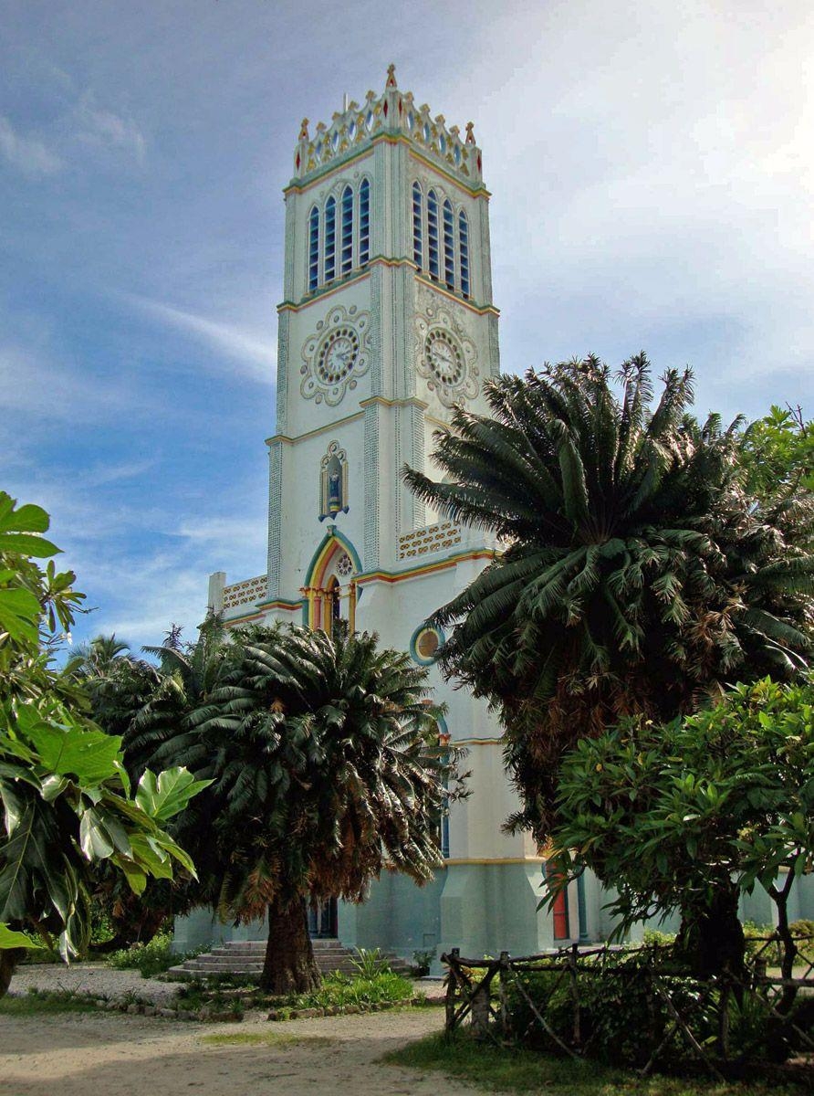 900x1200 Kiribati and landmarks, Phone