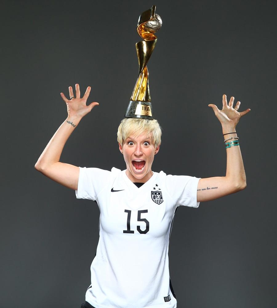 900x1000 Sports Illustrated USWNT World Cup covers: Megan Rapinoe outtake, Phone