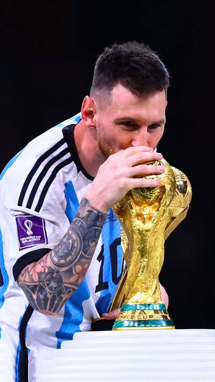 720x1280 Messi World Cup Trophy Wallpaper, Phone