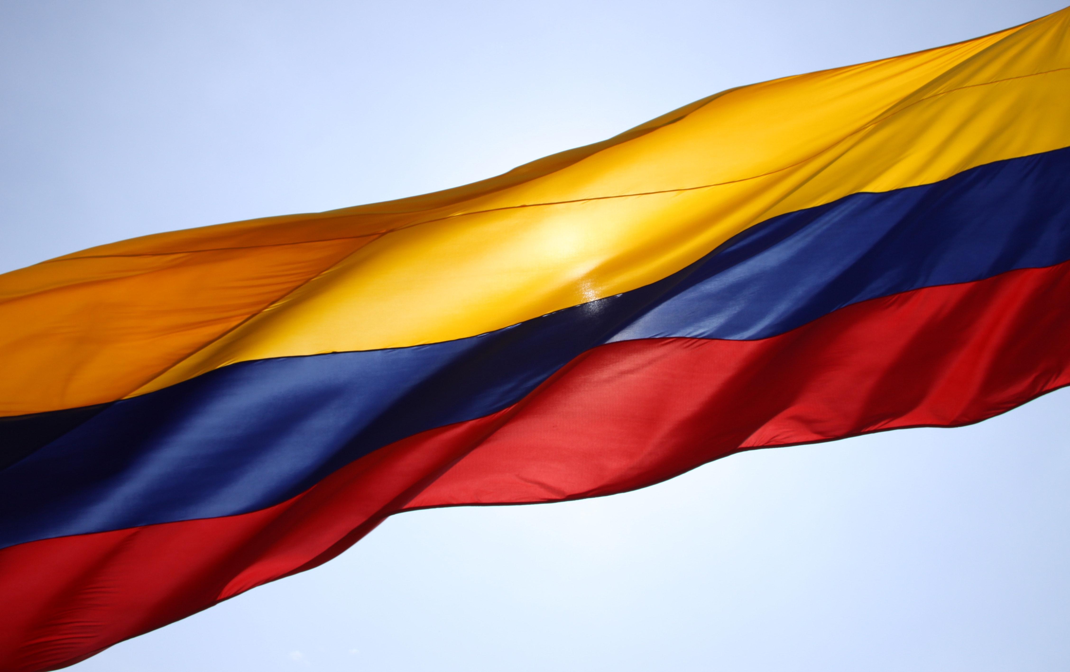 4520x2840 Free of colombia, flag, sun, Desktop