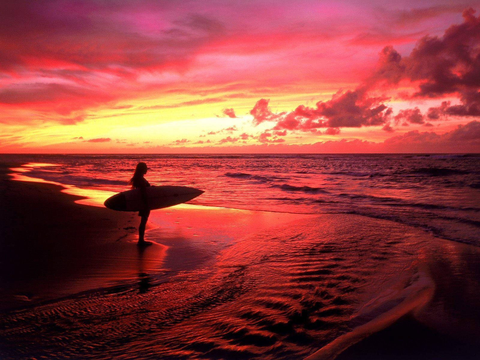 1600x1200 Surfer at twilight free desktop background wallpaper image, Desktop