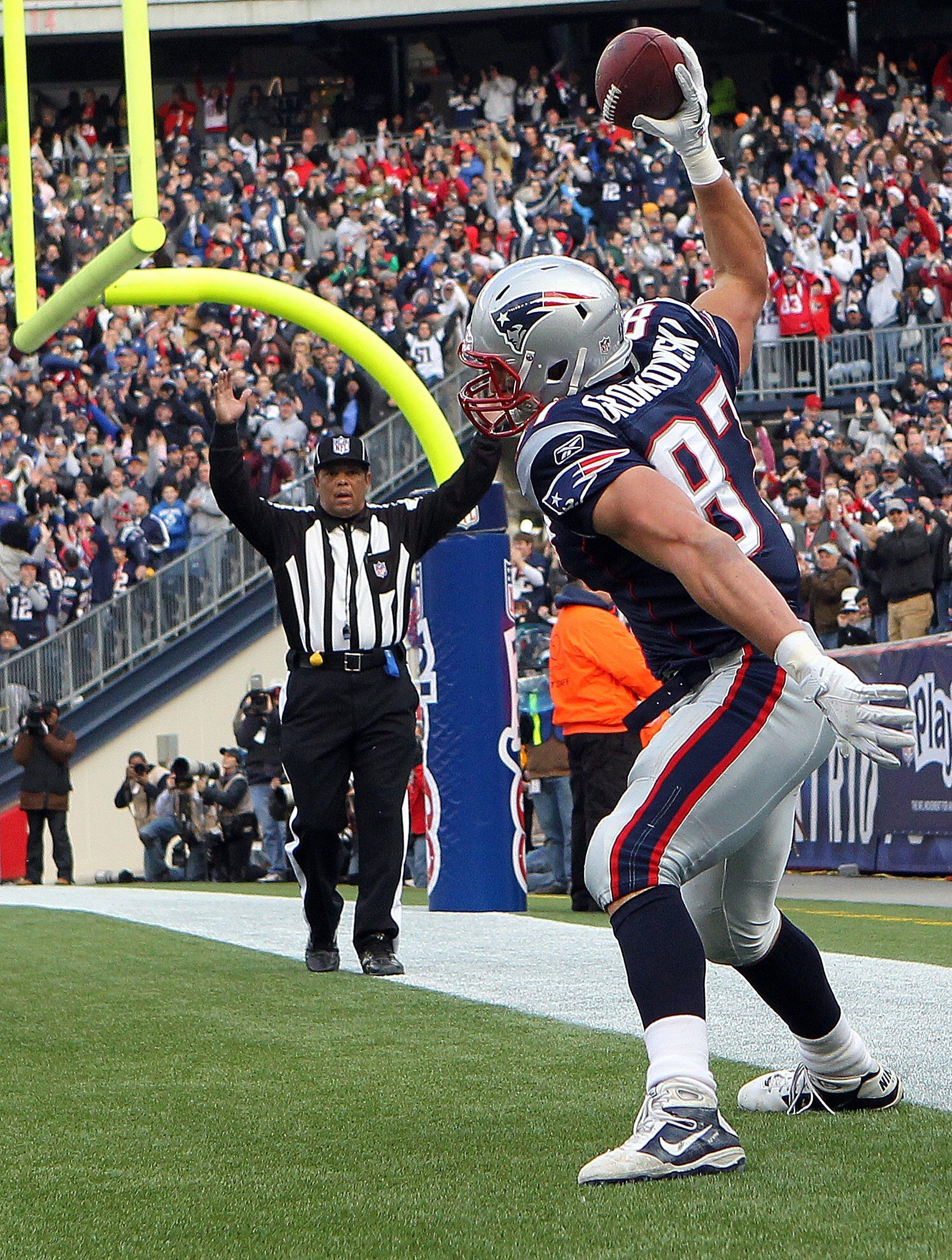 2270x3000 Rob Gronkowski Wallpaper High Quality, Phone