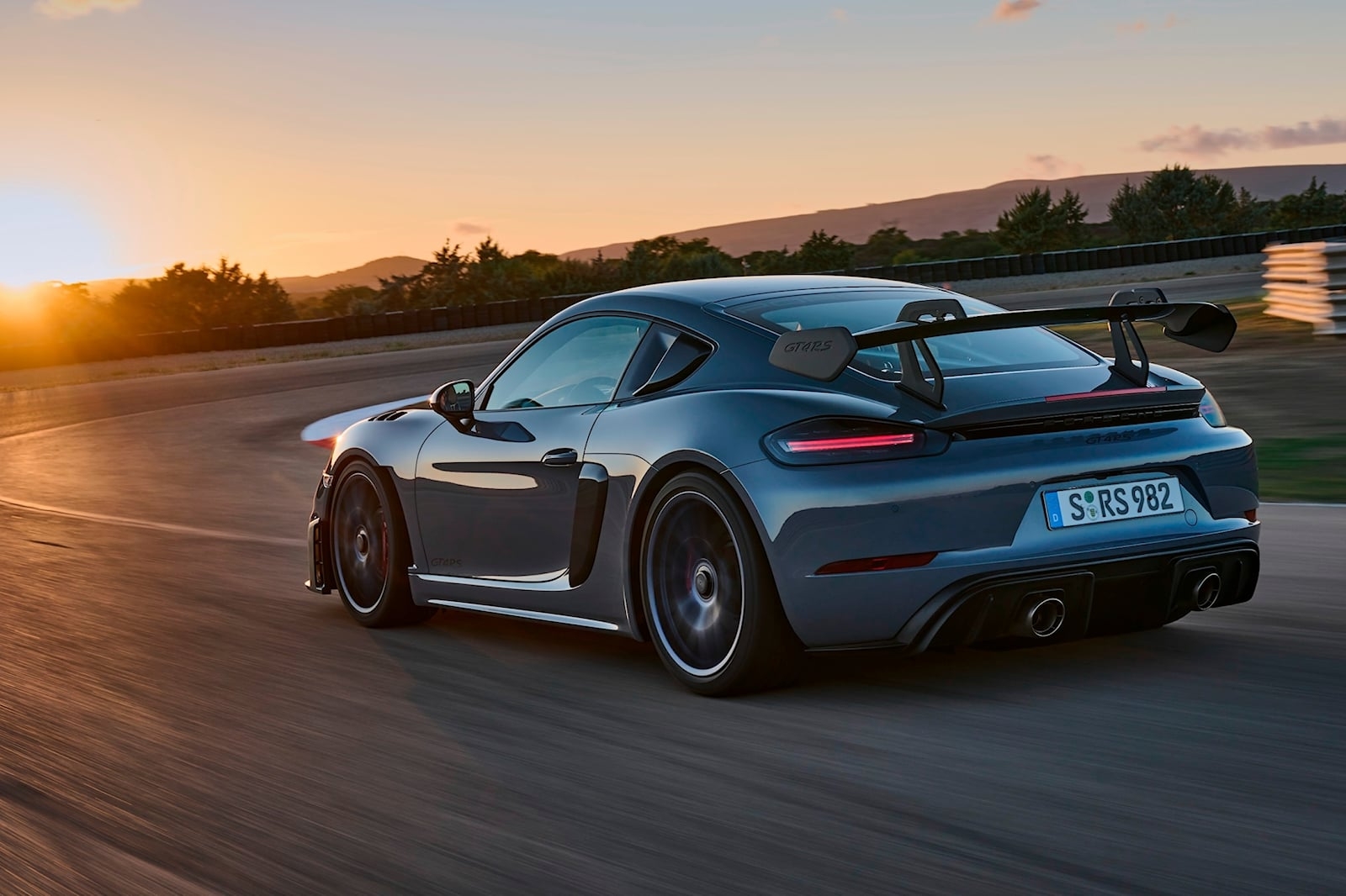 1600x1070 2023 Porsche 718 Cayman GT4 RS Exterior Dimensions: Colors Options & Accessories, Desktop