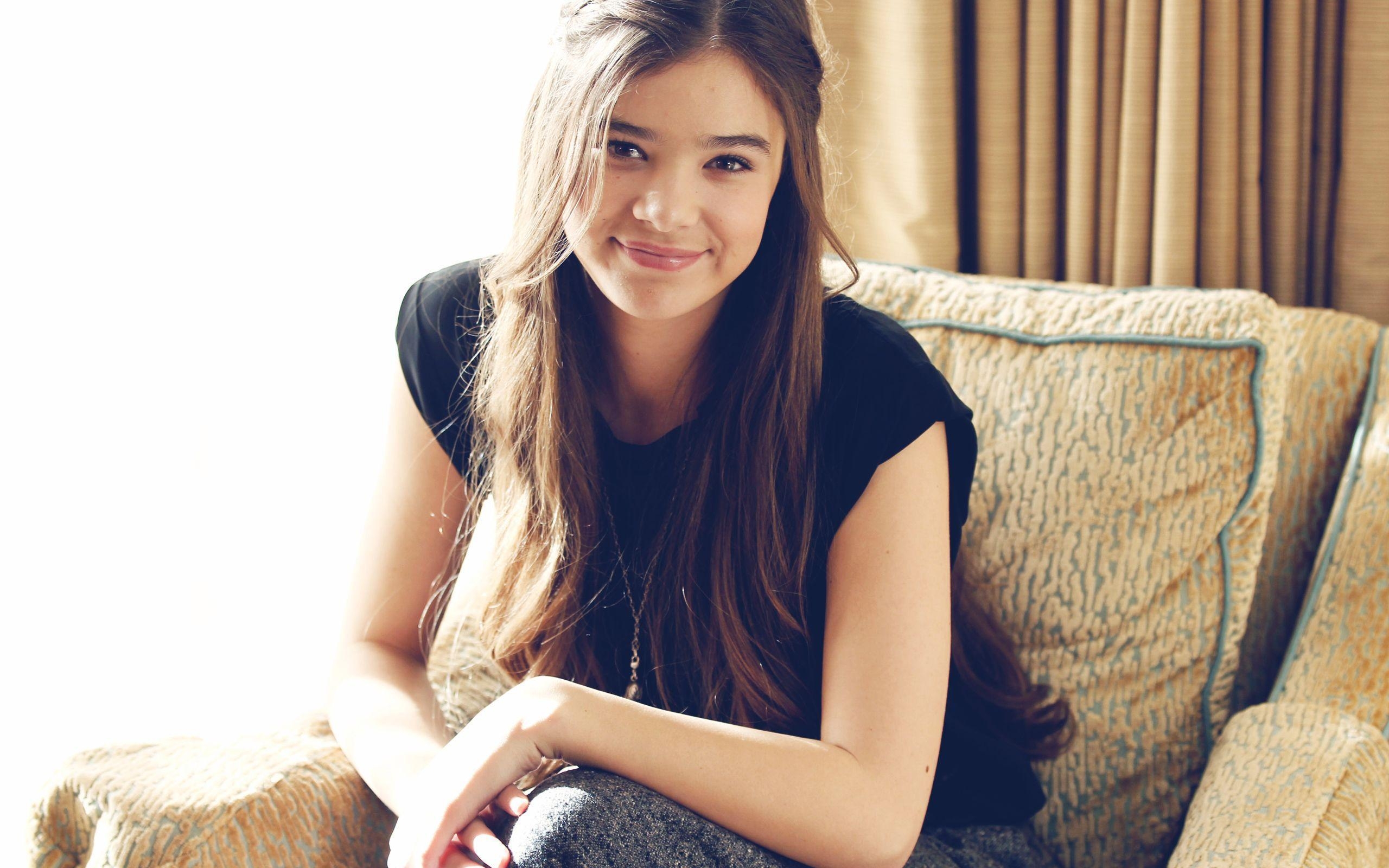 2560x1600 Hailee Steinfeld Full HD Wallpaper Free Hailee, Desktop