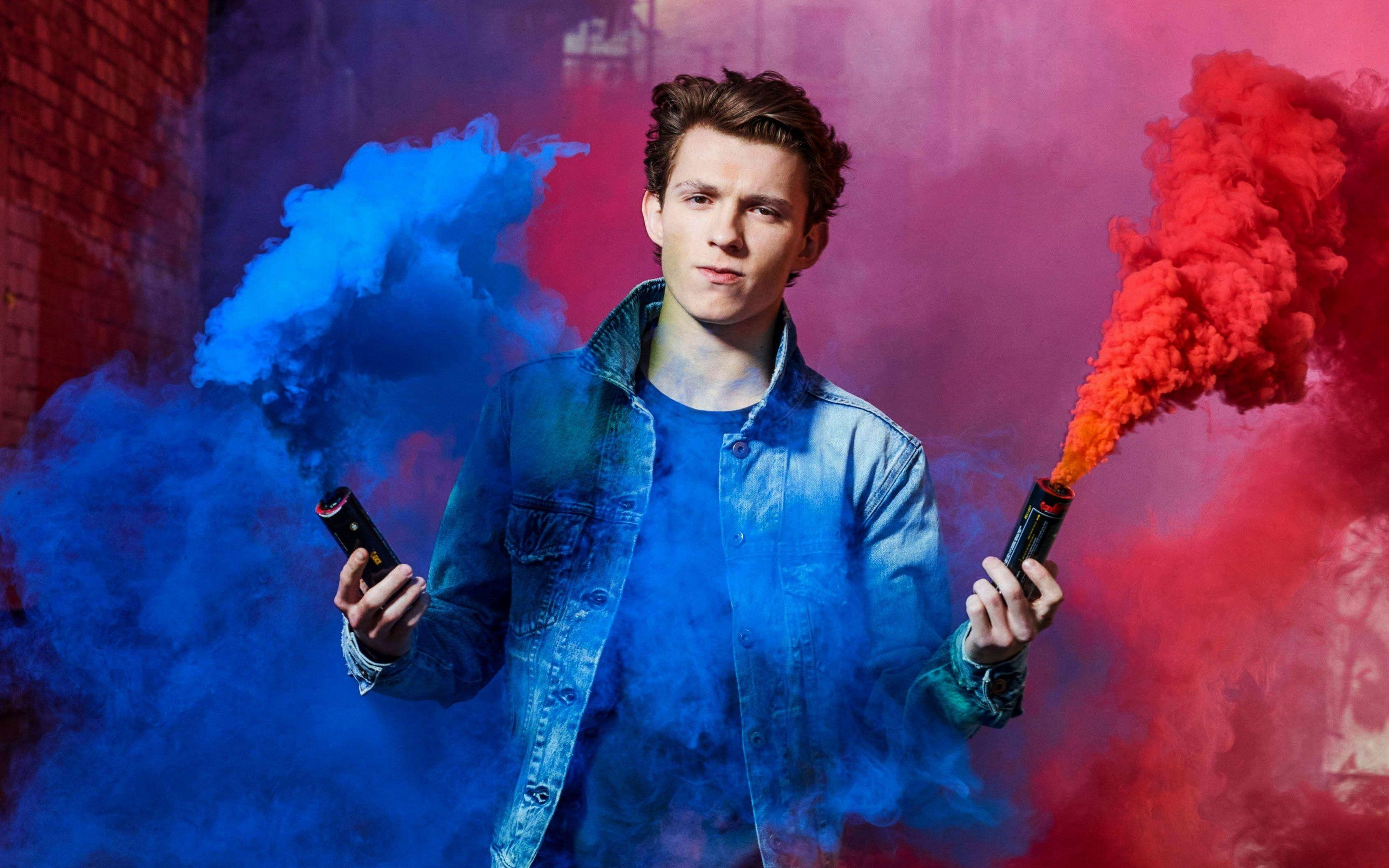 2880x1800 Tom Holland Color Fire 5K HD Wallpaper, Desktop