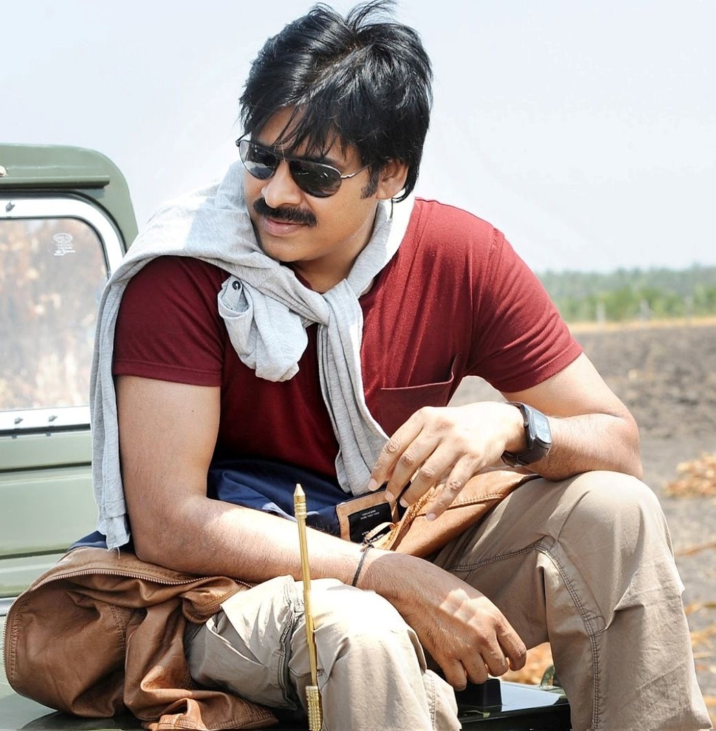 1050x1070 Pawan Kalyan Latest HQ Photo From Attarintiki Daredi Movie, Phone